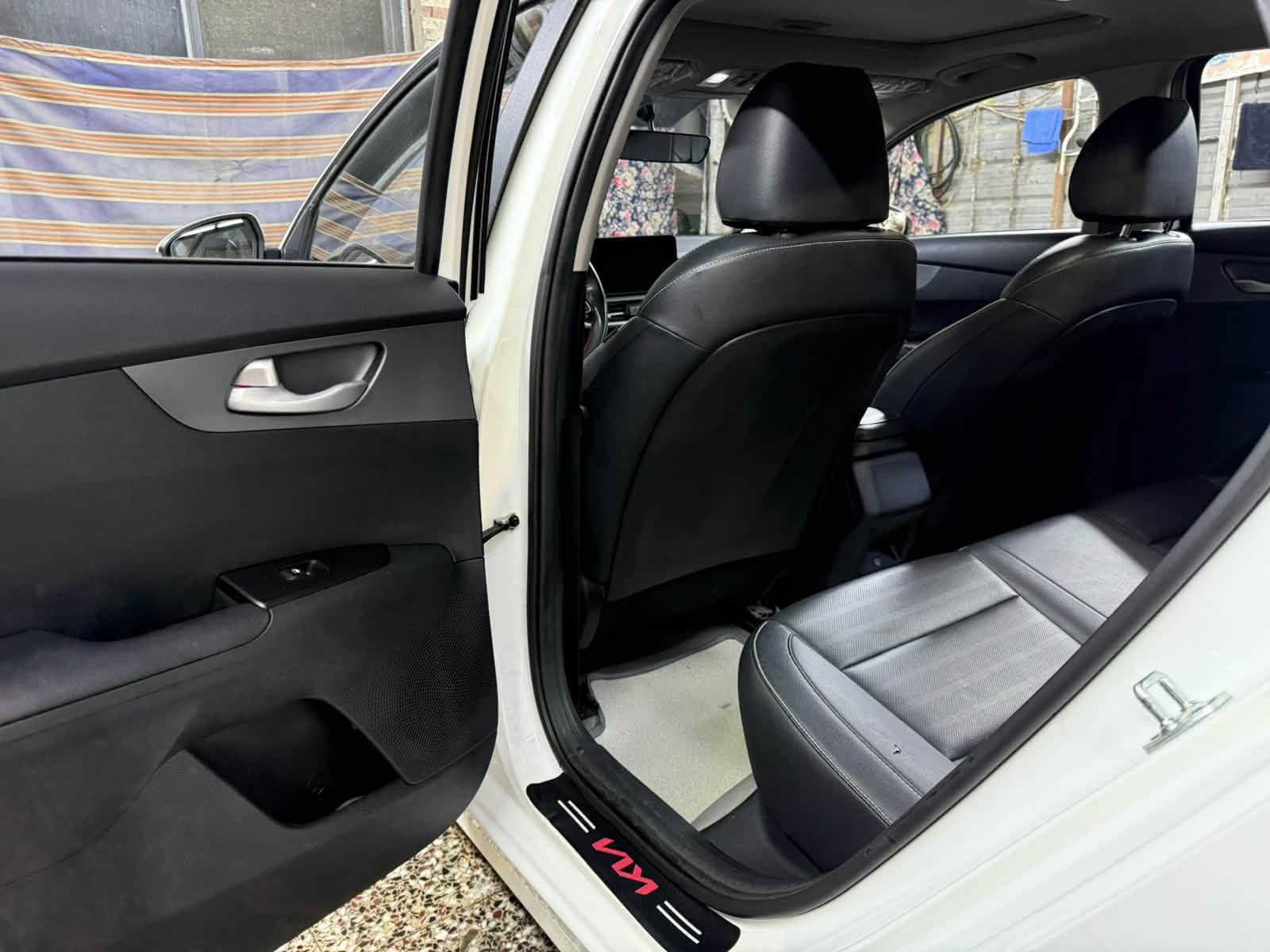 السلام عليكم K3  ٢٠٢٤ ماشية ٤٠  مكفولة كفالة عامة رقم اربيل تحويل مباشر باسمنة مكينة ١٥٠٠ دبل نوزل  مواصفات فول الفول فتحة بصمة كشنات جلد حساسات امامي خلفي مري شفط ويدات ترحيب عند الاقتراب عارضها ب١٣٥$ مكاني بغداد الاعظمية للاستفسار *********** بيع فقط وغير متواجد علفيس وشكرا .
