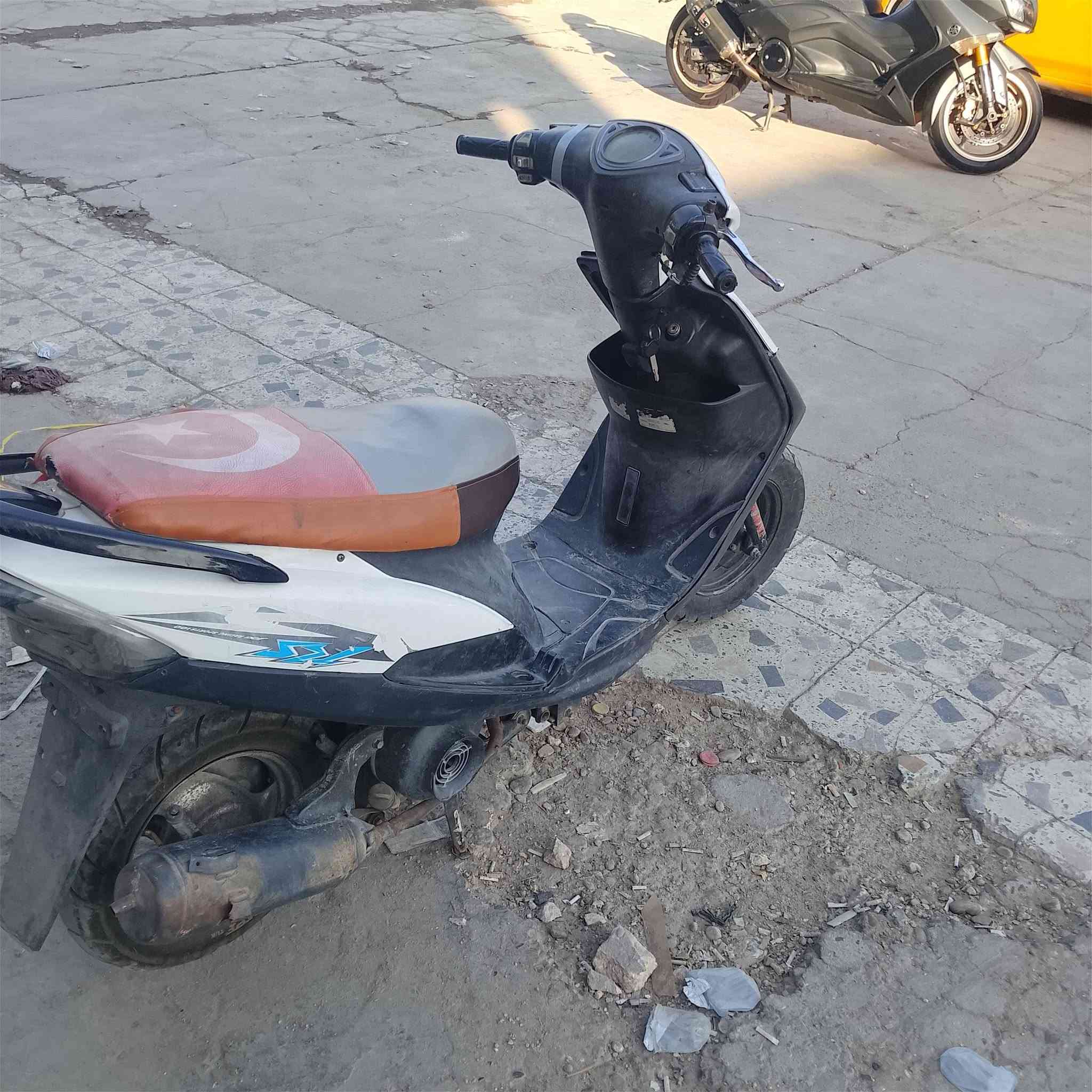 سلام عليكم ماكس عدله دراجه بلاديه مكينه خير من الله لا تنقص ولا تبخير سلف هندر كله شغال بيهه ملاحضات بسيطه سعر ٤٧٥ وبيه مجال *********** مكاني بغداد الشعله
