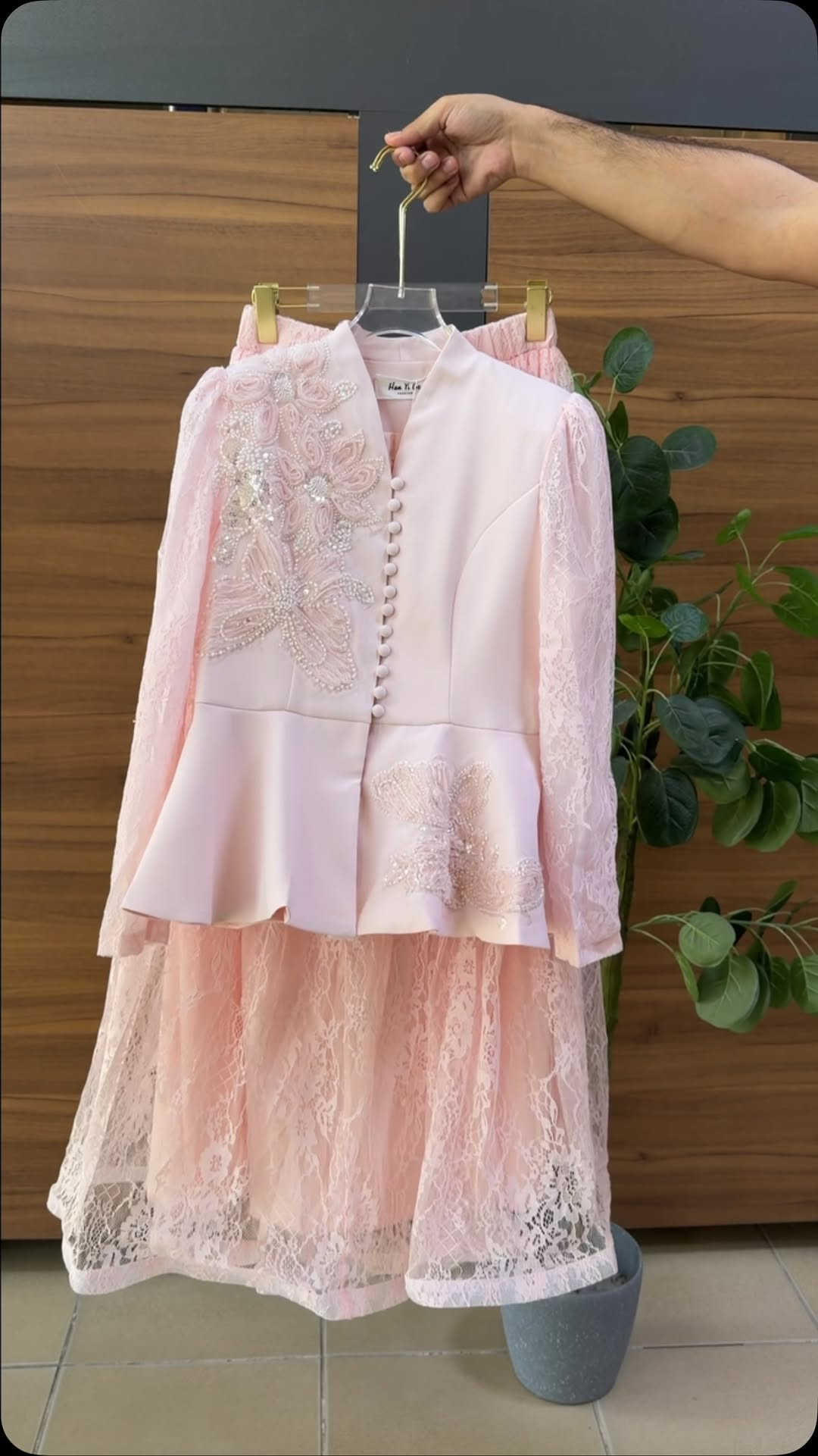 ‏ 🪷NEW COLLECTION🪷
 مجمع جوجو الاول

📌العنوان:نجف_المدينة المائية_ مقابل اسواق السفينة
  يتوفر توصيل داخل وخارج المحافظة،
 للطلب والاستفسار مراسلة الصفحه او واتساب (***********)

