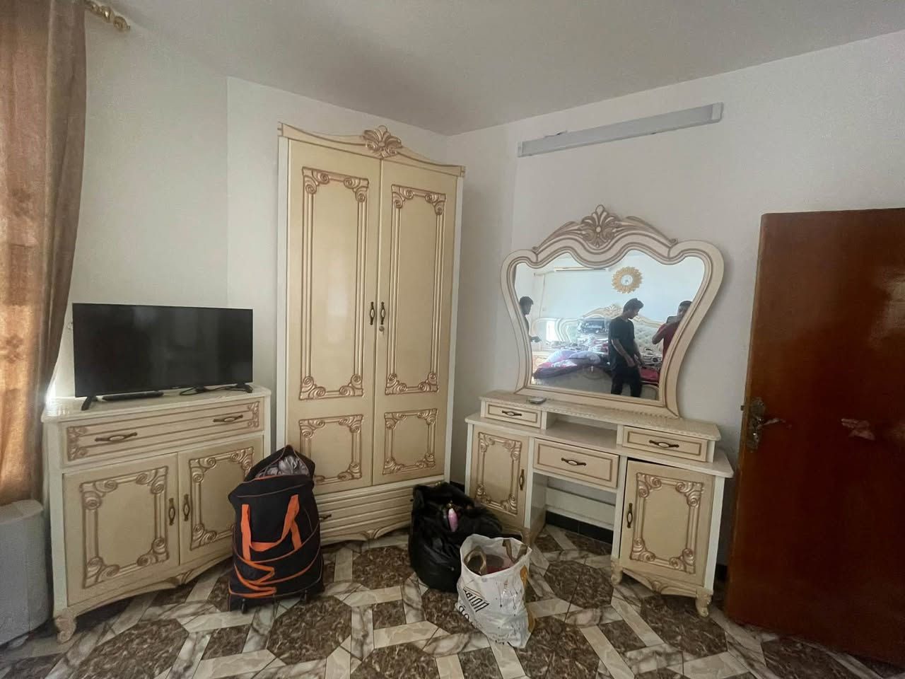 للبيع صاج عراقي 
وليس تركي عراقي 
***********
***********
