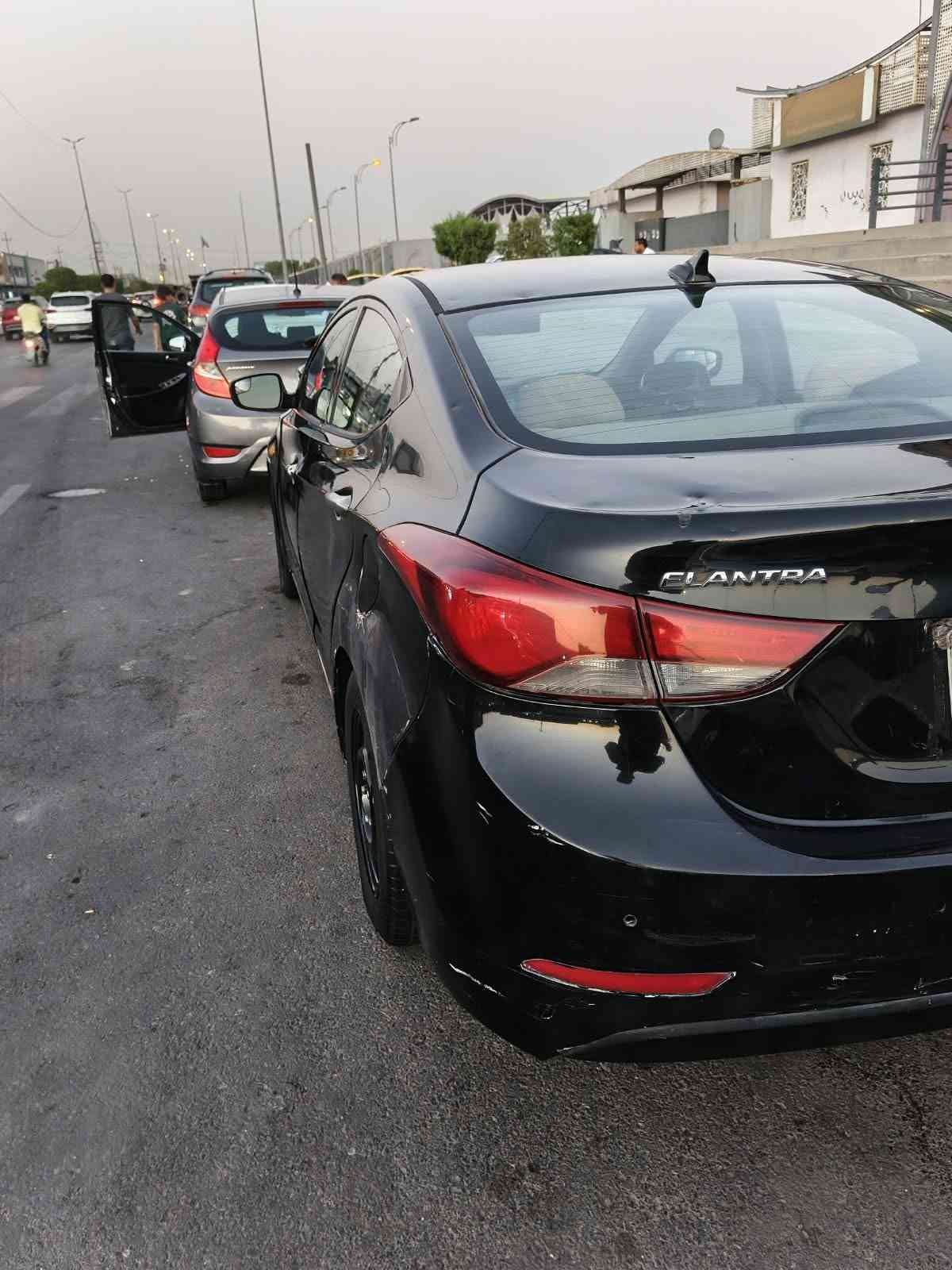 سلام عليكم النترة مديل 2014 حادثه بل جاملغ الخلفي كير عادي مكينه 1800 السعر 75 وبيه مجال بسيط الاتصال على رقم *********** مكاني بغداد
