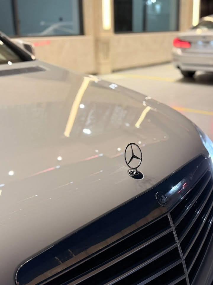 السلام عليكم مرسيدس S350 2012 للبيع وكالة خليجي محرك 6 سلندر CGI رجاءا لتقارنوها بالوارد ياباني او امريكي لو داخلة حديدة و مترقمة 
السيارة وكالة اربيل بدون صبغ كفالة عامة من البارد والفتح و الصبغ و الشخط كير محرك كهربائيات تبريد كلة كفالة من دعامية للدعامية وضع شركة بصمتين ملحقات وكالة جميعها بيها 
فول مواصفات 5 بردات كهرباء 5 بصمات فتح ابواب تحكم كشنات خلفية كهرباء و تكدر تتحكم بالكشن امامي ايضا من الكشن الخلفي كشنات امامية فول تحكم و تدفئة و تبريد ناظور ليلي جكات كهرباء ردارات كروسات سرعة بعد كلش هواي مواصفات جناي يعرفها (ملاحظة جلد الكشنات بلادي خالي من التصليح او دوشمة ) 

السعر 285 وبيها مجال 

العنوان بغداد 

***********
