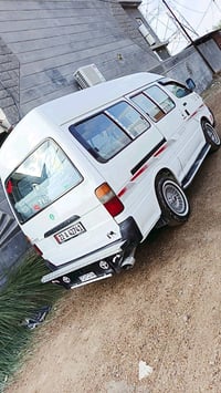 سياره هايسه  البيه2004