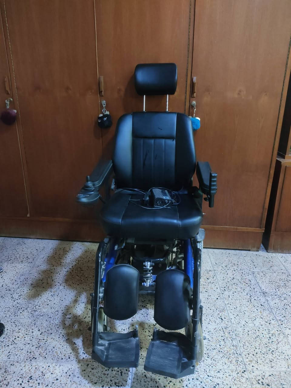 موصل الايمن 
عربانه كهربائية شحن للبيع ✅
العربانه جديده نضافه 100/95✅
البطاريات هابطه 🔋
السعر خاص✅
 التواصل عل واتساب فقط📲
***********✅
