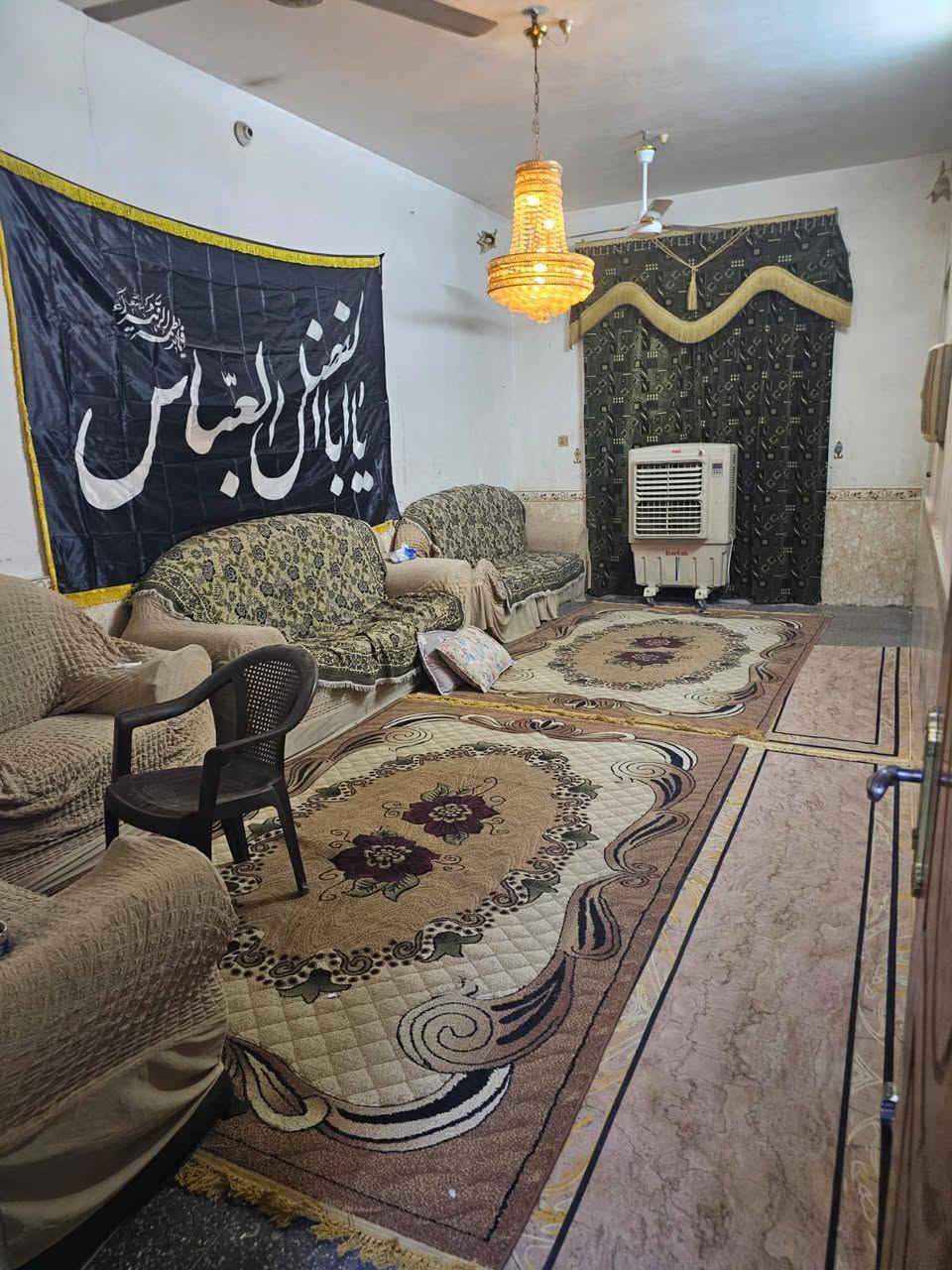 يــا الــلّٰـــــه  //  دار .. لـلـبـيـع  [  150 مـتــر ]

الـمـوقـع  //      طــابــقــيـــن

الـنـجـف  //  حـي  ...  مـيـسـان // منطقة 23

المحتويات

ــــــــــــــــــــــــــــــــــــــــــــــ
الطابق __  الاول 

غــرفـة  _  نــوم    +  
 اسـتـقـبـال   +  
صــالــة   + 
مــطبــخ   +
صـحـيـاتـــــ  +
مــنــور  +  
طــارمــه 

ــــــــــــــــــــــــــــــــــــــــــــــ

الطابق _ الثاني 

غـرفـتـيـن  _ نــوم 
صــالــه   + 
صــحــيــات   +
ســطــح 

ــــــــــــــــــــــــــــــــــــــــــــــ

الــســعــر [. 128. مـلـيــون  ] وقابل للتفاوض

ــــــــــــــــــــــــــــــــــــــــــــــ
للتواصل والاستفسار

***********

#ــاـلــلاعلان  ,  او ، بــحــث  ، عــن  عــقـار
احـــنــا  انـشـــوفلك  الــدار الــمــنــاســب

نص مكتوب في الصور:
- مكتب عباس الحسناوي للعقارات بيع شراء إيجار رهان في النجف الأشرف للتواصل *********** ثقتكم .. هي نجاحنا
