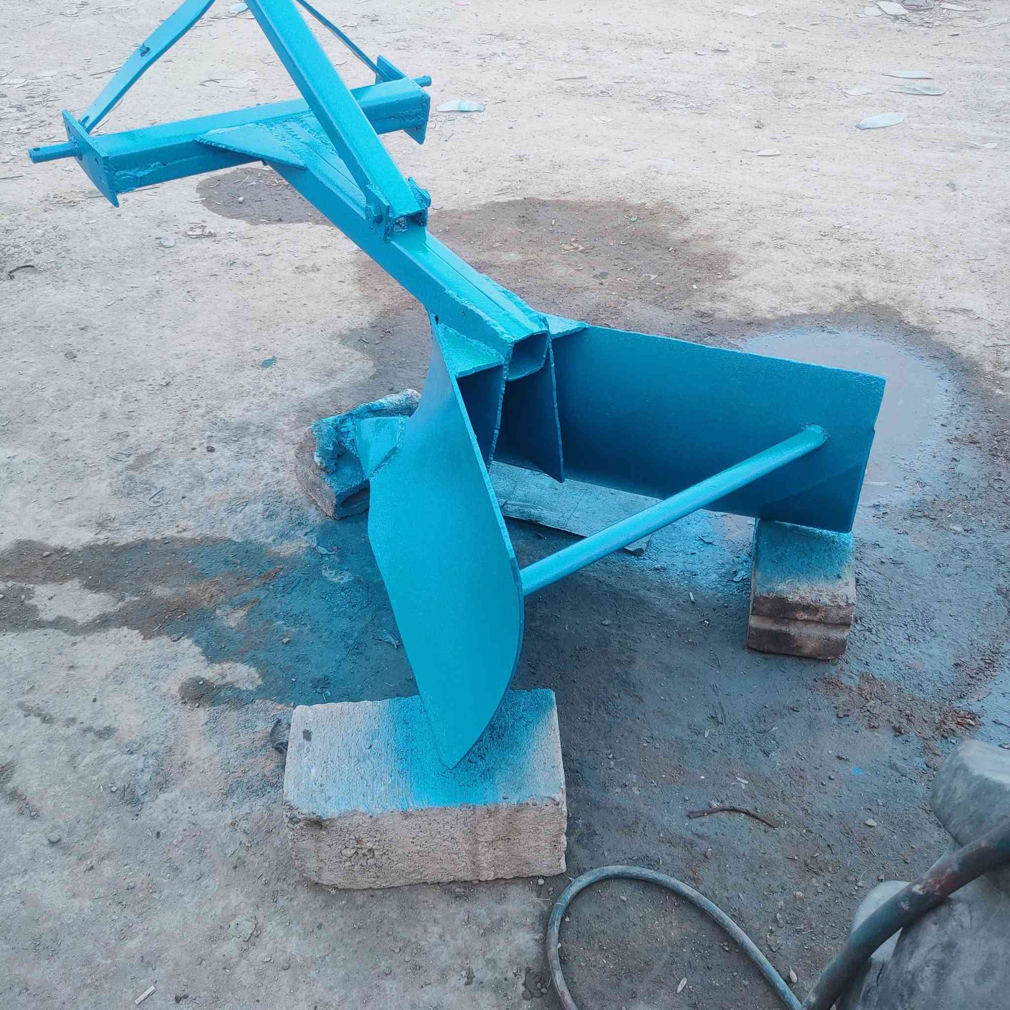 للبيع ديچر حدادي نظيف حيل السعر 250 ألف مكاني بابل أسكندريه ***********
