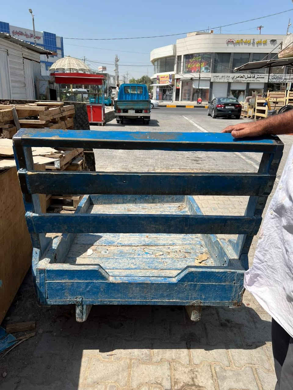 عربانه نظيفه جدا جدا وتايراتها جديده المحموديه كراج فريح *********** مرحبا
