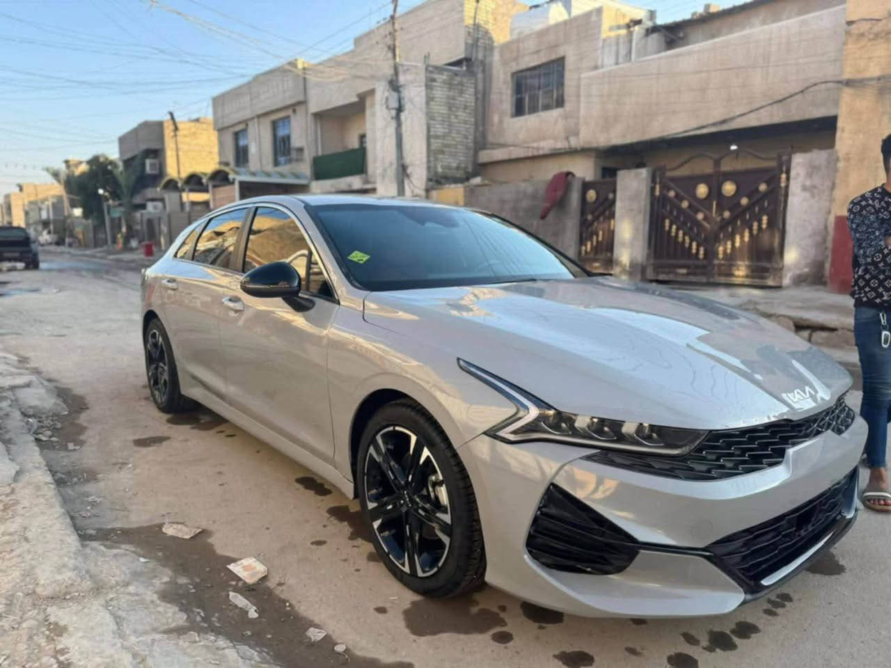 يالله سلام عليكم كي فايف لون سمنتي للبيع او مراوس حسب قناعه بس شراي يتصل
ماشيه٢٠الف مايل فول خنكك
كير مكينه مكفولات شرط الفحص
  حادثها موجود بالمنشور  بيه جاملغ عكس السايق وبيه طخات نفس الجه مصلح مبدل   
سونر موجود اقره تفاصيل يلا تتصل
وبيع شرط تحويل☑️☑️☑️☑️
بدون رقم
Kia K5 2024 GT line
محرك 1.6 تيربو
‏‎فول مواصفات 
لون سمنتي  مميز  سموك 
‏‎بصمه 
‏‎ تشغيل عن بعد 
‏‎سايد بريك بصمه
AUTO HOLD     
شاشة كبيرة  
ستيرن رياضي D 
‏‎كامره دواره
‏‎كشافات امامي
‏‎شاشه اعطال 
رادار امامي توقف ذاتي 
‏‎رادار جانبي
‏‎مراقبة النقطة العمياء
‏‎رادار خطوط البيضاء وتحديد مسار وقيادة ذاتيه  
‏‎أشاير بالمري  
داخل أحمر 
‏‎كشنات جلد  
‏‎مقعد السايق  كهربائي
‏‎لايتات ‏ثلاثة عدسات زينون عالي ناصي + ليد 
‏‎خمسة  انظمه قيادة 
فول تحكم ستيرن
‏‎كير أوتو + عادي
شحن اللاسلكي 
‏‎صندوق ‏كهربائي ذكي 
‏ نظام الملاحة
‏‎مصابيح خلفية LED
‏‎مصابيح ضباب LED
‏‎لاسلكي Android Auto   
‌‏Apple Carplayلاسلكي  
اريل طياره نفكيتر
‏‎مخارج usb خلفيه 
    
السعر143وبيه مجال بسيط .
مكاني بغداد📍
شراي يتصل او واتساب ***********

