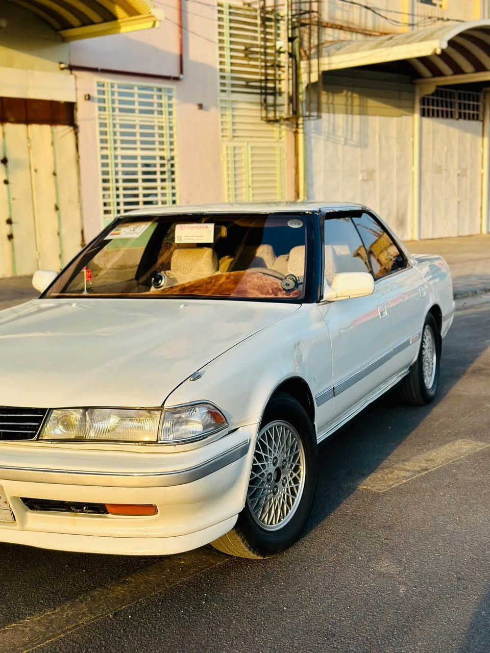 السلام عليكم
للبيع مارك عظم موديل 1991 
السياره كفاله عامه من الضربه والكص ونقل جثه 
فقط صبغ عام للجماليه 
مواصفات:
دشبول الكتروني 
 سستم صوت بايونير اصلي 
شاشه 
ويل خليه اصلي  
تبريد ثلج خير من الله 
السياره خير من الله جاهزه ماعايزه 
السعر 50وبيه مجال 
عنواني نجف الأشرف حي الانصار 
اي ستفسار اتصل وخادم *********** 
مامتواجد ع فيس
