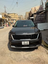 كيا سورنتو  • خليجي – موديل 2024 🚘 🚘  ماشية 15000  – مرقم بغداد - رقم ...