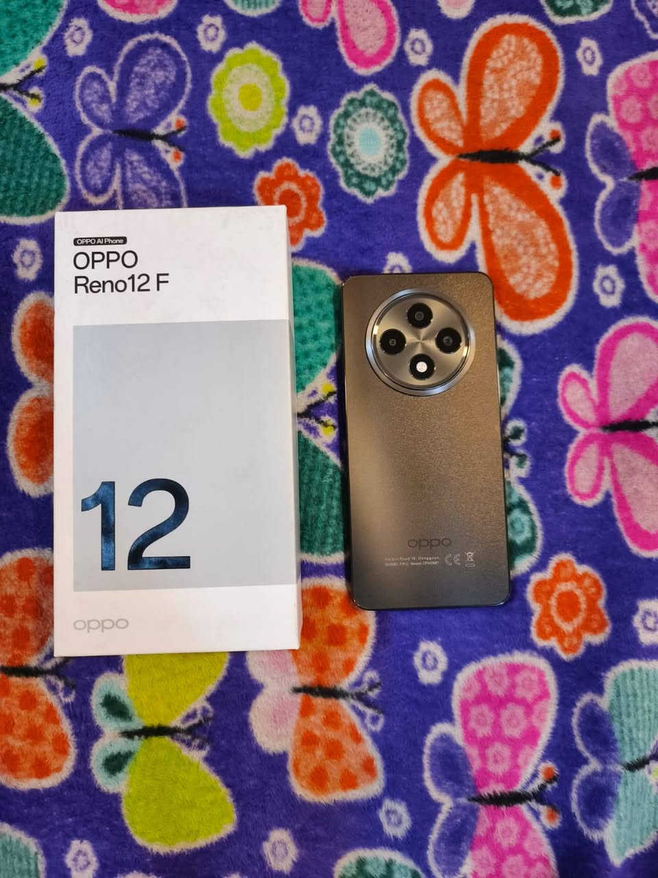 السلام عليكم
oppo Reno 12F
شاشه 120Hz
بطاريه 5000
ذاكرته 256
معالج snapdragon 685
الجهاز ضد الكسر والماء 
الملحقات كارتونه فقط گدامكم الجهاز نضيف جداً 
مكان مدينه الصدر يوجد توصيل داخل بغداد
السعر 270 الف وبي مجال
للأستفسار ***********
