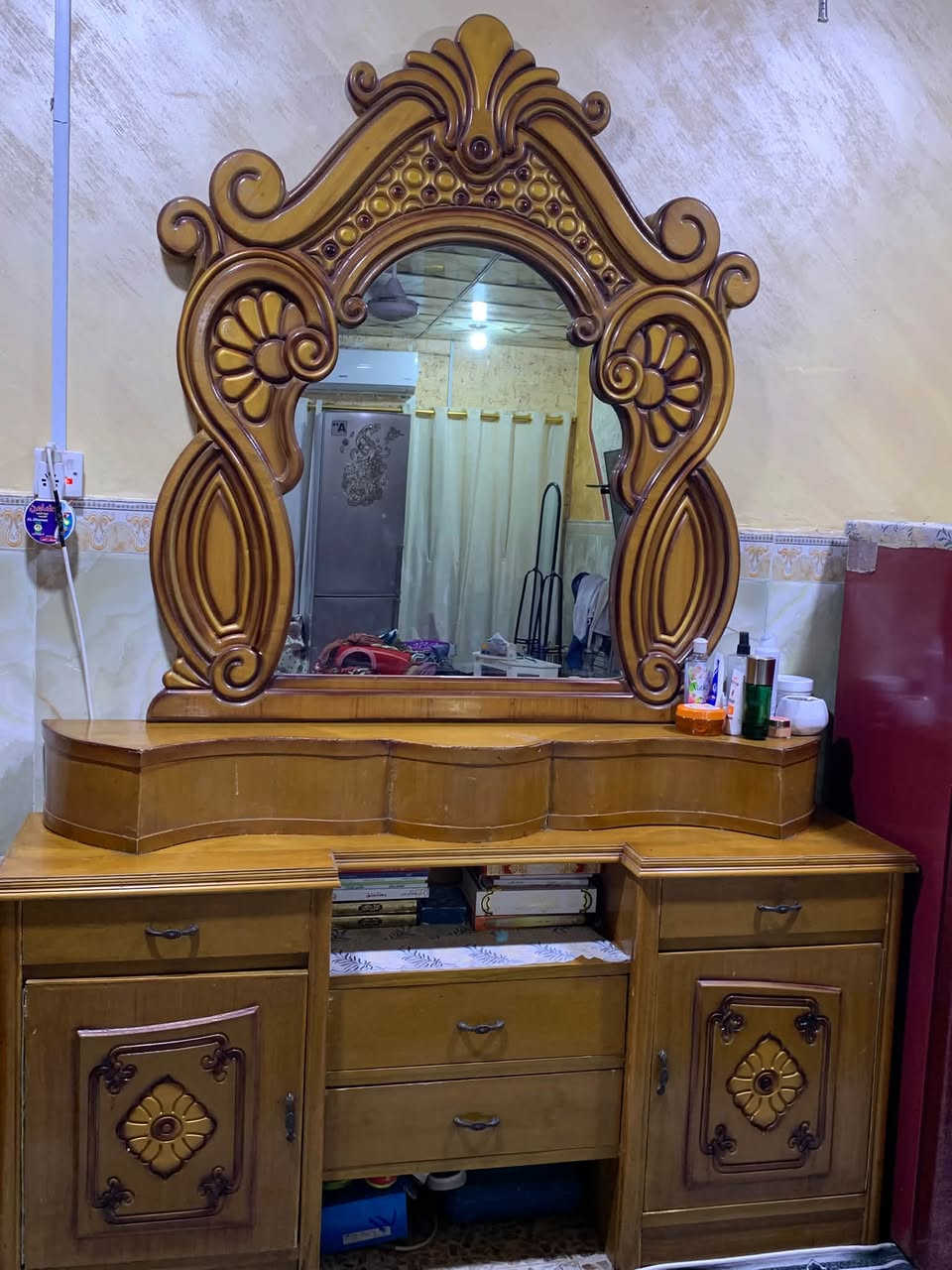 غرفة صاج عراقية مستخدم نضيفه بسعر مليون وبيها مجال العنوان/ البصرة ابي الخصيب رقم الهاتف /***********
