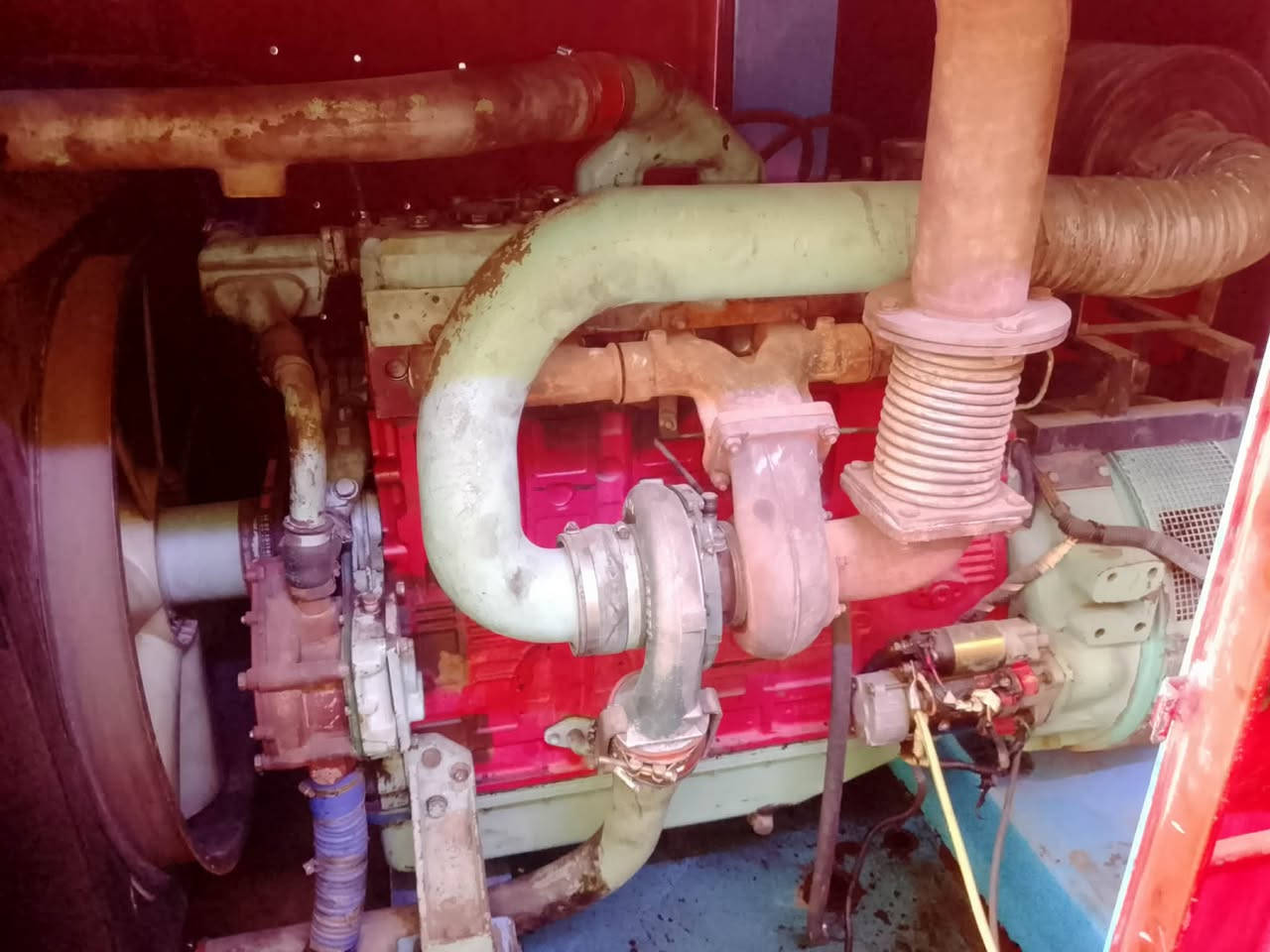 السلام عليكم
مولد دايوا كورين سيت بلاد كاتم 
راس توليد 275kv راس التوليد استندر لا ملفوف ولا مفتوح والمحرك سايس 10 بيها تبخير وتنقيص قليل 
للبيع السعر 70 وبيها مجال للإستفسار ***********
