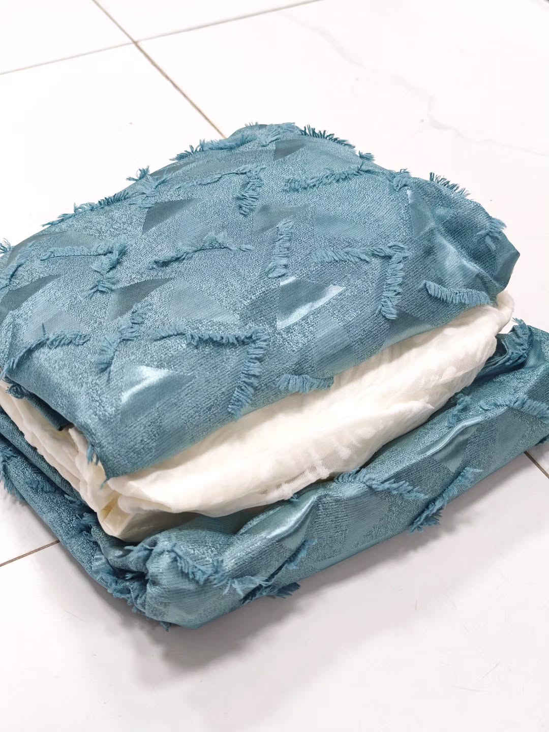 عرض خاص 🥳🥳 برده بوهيمي ثلاث قطع ب٢٨ الف فقط😍
قطعتين بوهيمي قطعه تور 
عرض ٤ طول ٣
سعر فقط ٢٨ الف 😍
-———————————————
متوفر توصيل بغداد وجميع المحافظات🚕🚕
للحجز والاستفسار يرجى مراسلة الصفحة💌💌💌
او الاتصال  فايبر واتساب على الرقم 
📞📞
 واتساب ***********
زوروا موقعنا على العنوان التالي:-
👇👇👇👇👇👇👇👇👇👇👇👇👇👇👇👇👇 
💧/السماوة عكد الجامع داخل مول الاميرات مجاور ايلين شوب
#العراق #العراق🇮🇶 #مفروشات #بغداد #در_الحسن

نص مكتوب في الصور:
- عرض خاص برده بوهيمي سعر ٢٨ الف فقط