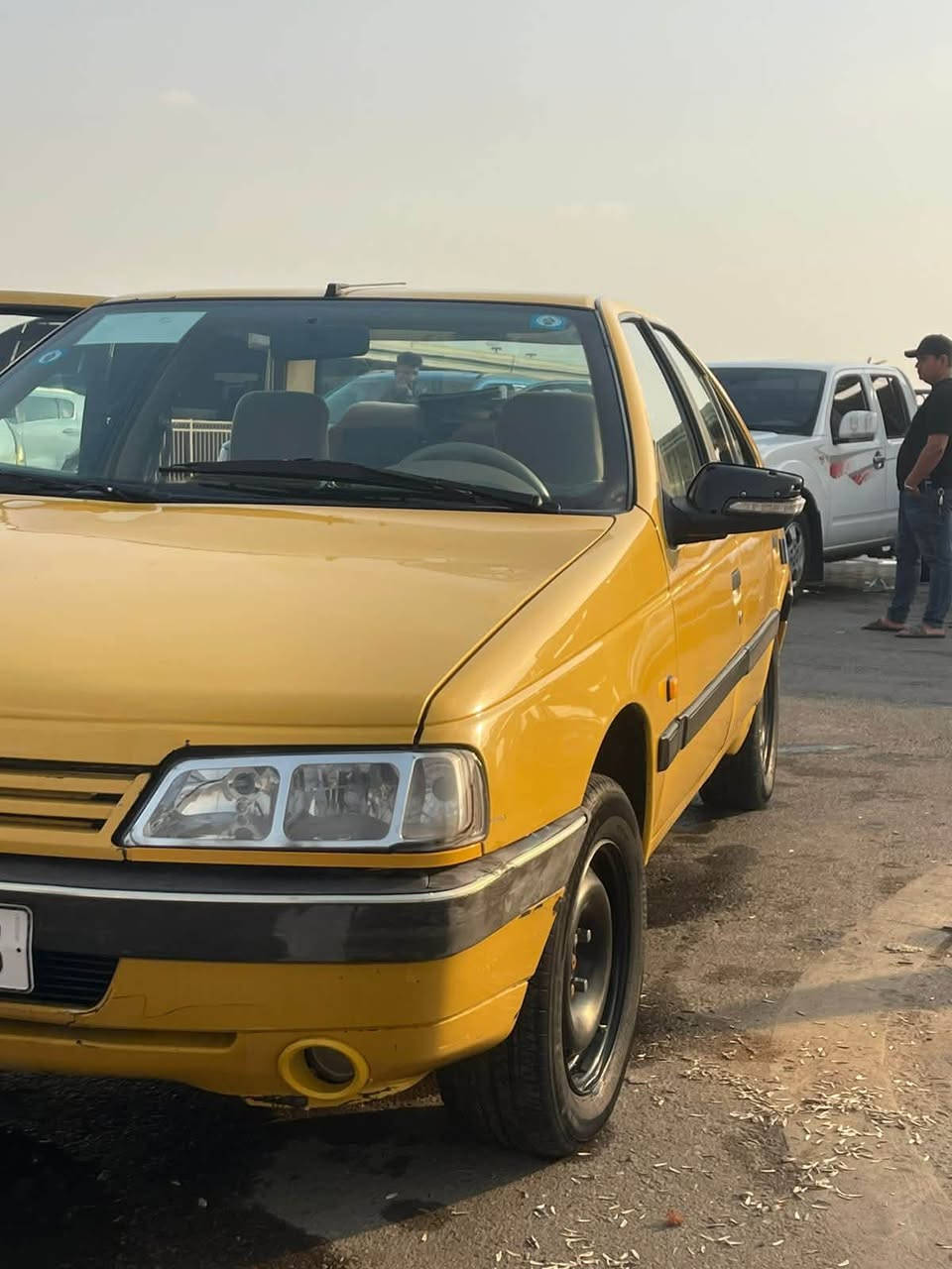 السلام عليكم بيجو GLX 405 موديل2017 رقم انكليزي السيارة جاهزة من كل شي ومابيها اي نقص  كير مكينة حدادية  كهربائيات /تبريدها ثلج السيارة ب اسمي احولك ثاني يوم سنويةلل2027 مكان السيارة بغداد الزعفرانية ***********
