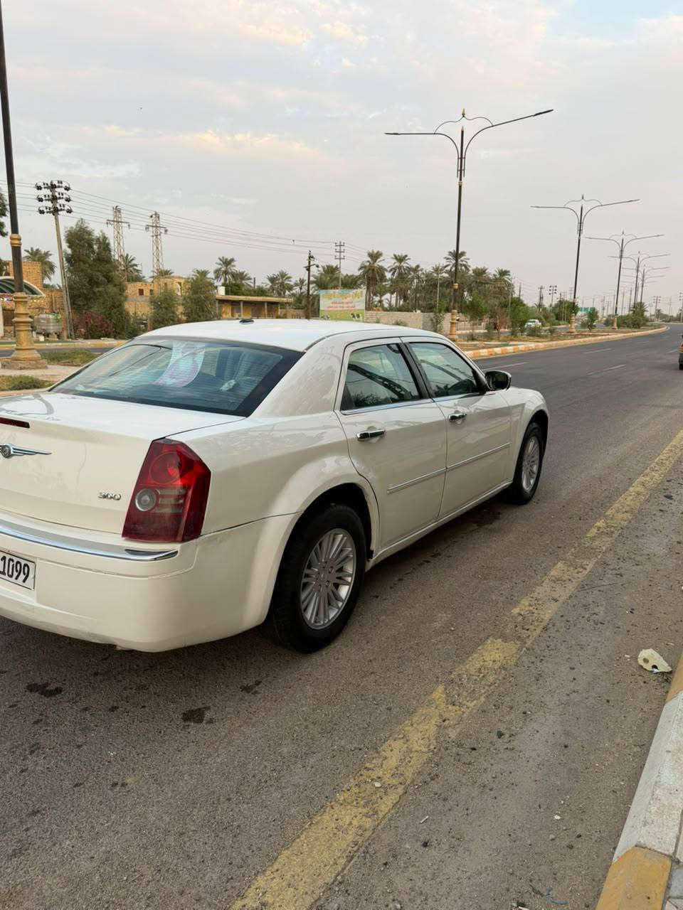 كرايسلر 300 • للبيع