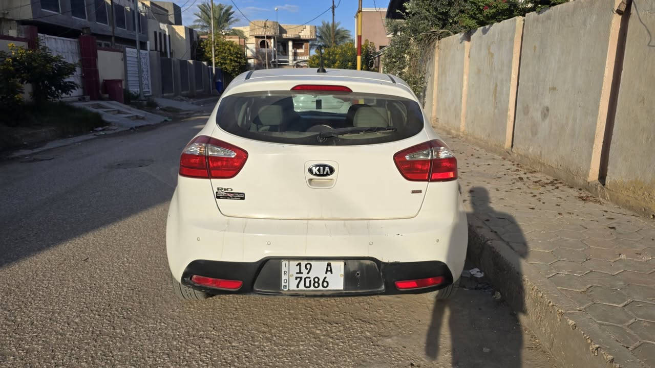 كيه ريو
موديل 2015
محرك 1600 
*ماشيه ١٣١ الف 
وارد امريكي 
حادثها دعاميات ثنين وخشم بنيد
بدون صبغ ( بارد فقط )
وبيها كم بارد بسيطات
 حساس خلفي 
مانع انزلاق
نظام اقتصاد ايكو
تحكمات استيرن
السياره خير من الله 
سعرها ٧٨ وبيها مجال بسيط
العنوان / بابل/ الحله📍"
هاتف : ***********
