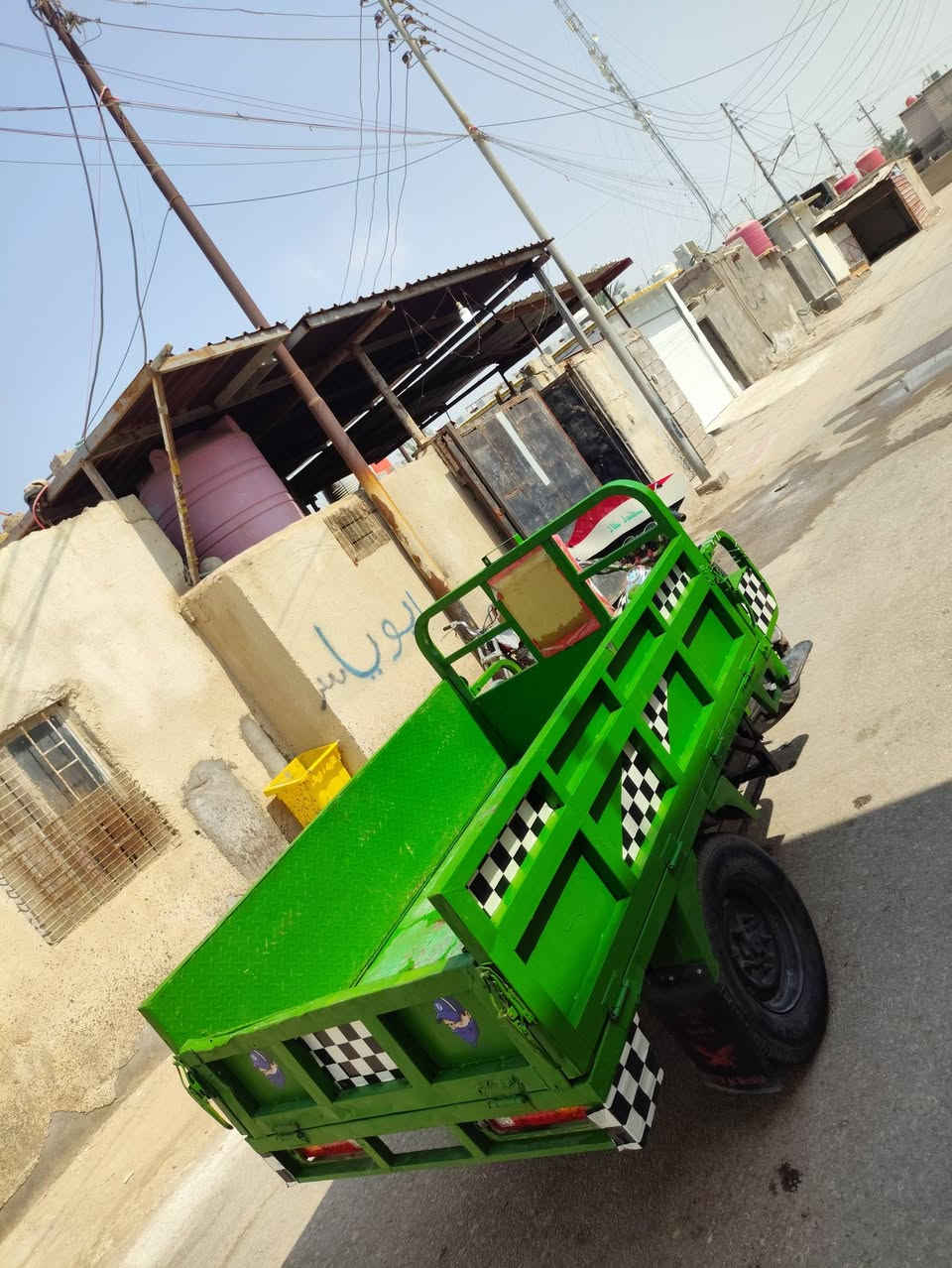 السلام عليكم اخون ستوته همر موديل 2018 ستوته خير من الله كلش نضيفه اوراق بسمي ماشي معاملت الرقم باقي بس على بصمه ونضر سهلا شويه وتخلص وتستلم ارقام سعر 1400مليون وربعميه التواصل على رقم ***********
