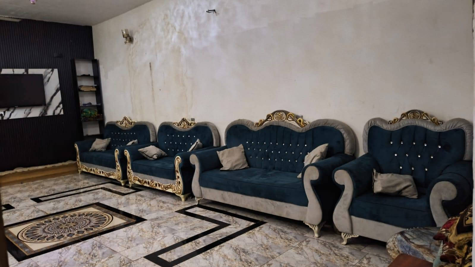 بيع مستعجل بناء درجه اولى. حر ما مطلوب حي زهراء شارع المستوصف 
دار للبيع –📍 الموقع: الديوانية حي الزهراء –  شارع المستوصف 
📐#المساحةـ225متر
 

📄#الطابوـصرف
 

🔹 تفاصيل الدار:
⚜️⚜️ طابقين – بناء كونكريت 
⚜️⚜️ الكهرباء غير مطلوبة (بوري)
⚜️⚜️ 2 غرف نوم
⚜️⚜️ 3 مجمعات صحية
⚜️⚜️ براني
⚜️⚜️ مطبخ
⚜️ صالة
⚜️طابق ثاني هيكل واصل للسقف🧱🧱🧱
⚜️ثلاثه غرف نوم 
⚜️صاله
⚜️حمام وصيحات 
⚜️ نظام كاميرات مراقبة
⚜️ سنة البناء: 2018
#معه_كافه_الخدمات_تبليط_ارصفه🧱🧱

للمزيد من التفاصيل: يرجى مراجعة مكتب نعيم  البديري 

~~~~~~~~~~~

#متابعة_الصفحة

#نستقبل_جميع_عروضكم

———————————————————

🔺#للاستفسار الاتصال ع الارقام

‪***********‬‏📲 

  او مراسله واتساب +964 770 986 0830 📲  

—————————————————————

او زيارة مكتبنا من الساعة 3 الظهر الى 8 مساء 

🔺  مراجعة مكتب نعيم  البديري

🔺 حي النهضه مقابل جامع شاكر هندس
