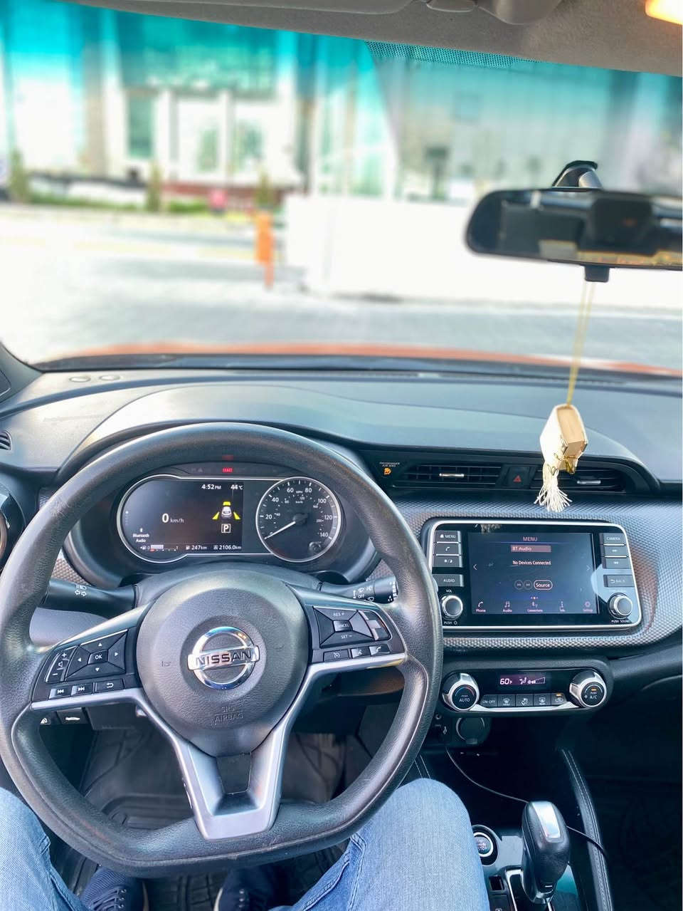 Nissan kicks SV

نیسان کیکس 
مودیل 2019
فول مواسەفات sv  بەسمە و شەغال تەبرید لەمس گێچ ئەلکترۆنی تەحدید سورعە و رادار پشت و پێشی خەتی جادە شان و سەقفی بیلادی رەش سیارەکە 5 پارچەی سبوغە پێش و پشتی کەپسە هیچ دەعمی نییە سەیارەکە رەقەم و سەنەوی نوێیە و 600$ غەرامەی لەسەرە پاش مەعامەلەی دەگەرێنمەوە 
نرخی 107 وەرەقە و مەجالێکی زۆر کەم 
ژمارەی مۆبایل *********** أربيل, العراق
