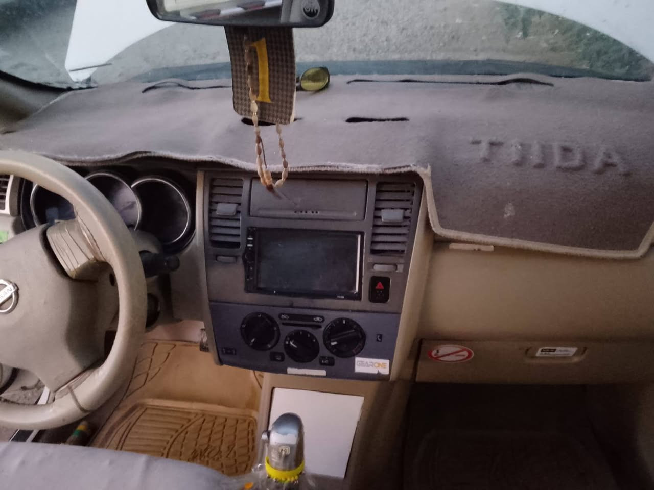 سلام عليكم سياره البيع نيسان تيدا محرك و كير ما بي عيب تاير ٤ جديده تبريد فول سعره ٦٥ بيمجل تصل على رقم . رقم***********
