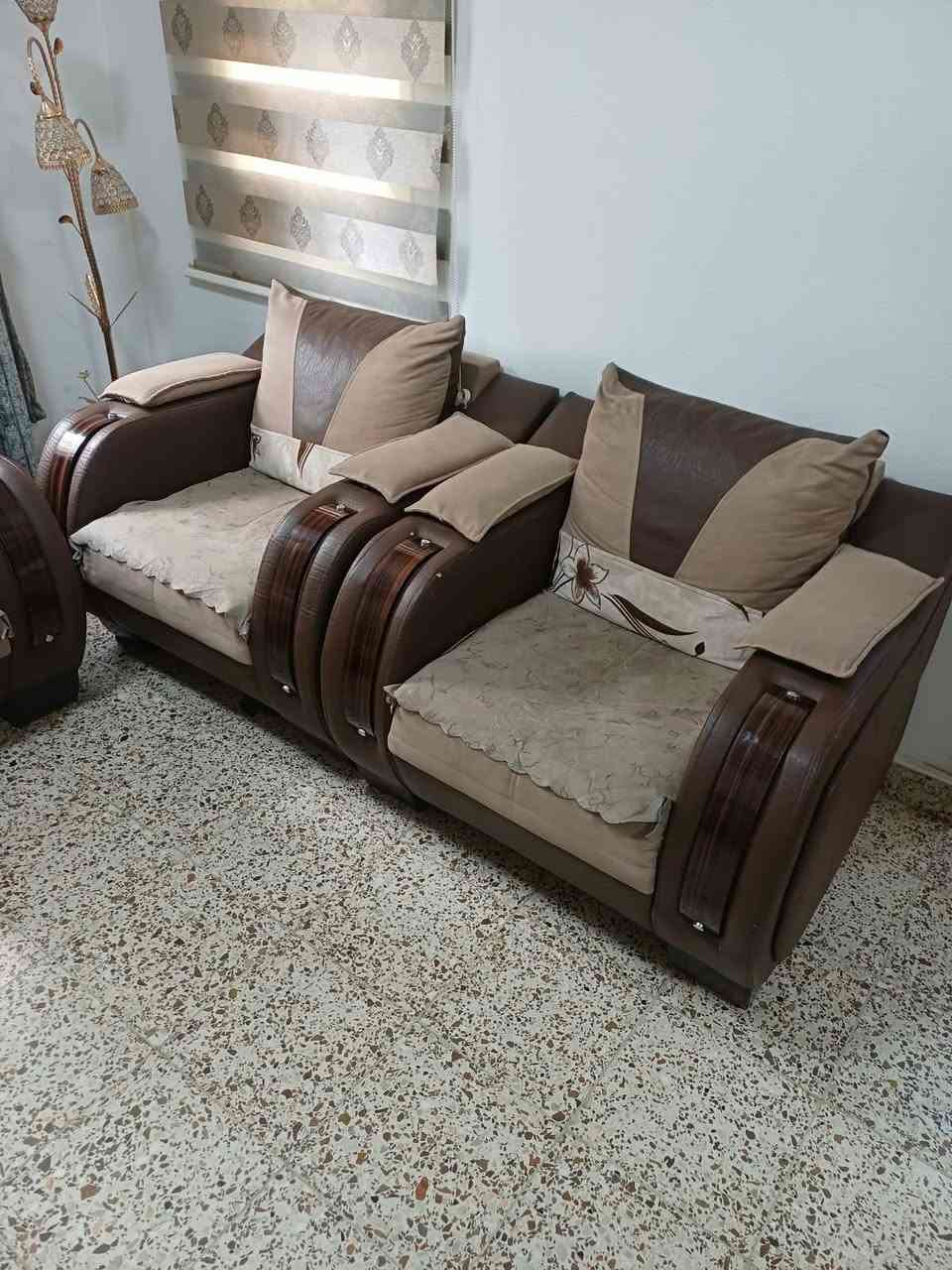 السلام عليكم
تخم تركي ١٠ مقاعد بحاله جيده جدا
وبسعر ٤٥٠ الف فقط 
للتواصل ***********

