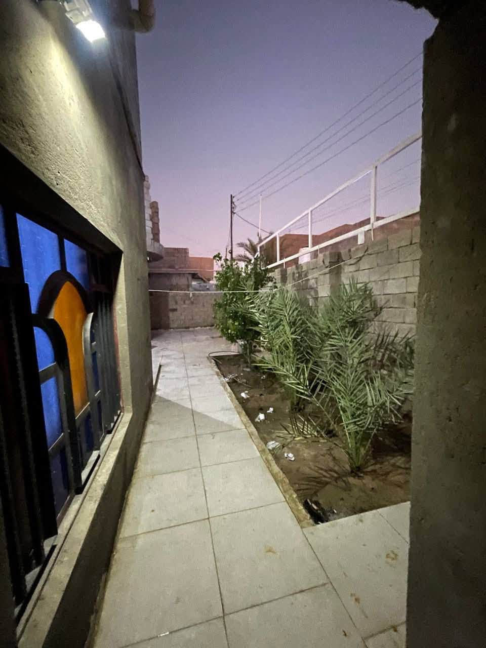 🏠 بيت للبيع – طابقين
📍 العنوان: البصرة – أبو الخصيب – العوجة
شارع أبو صلاح / شارع المدرسة
📌 يبعد عن الشارع العام فقط 50 متر

🔹 مساحة البيت: 270م²
🔹 نوع الطابو: زراعي – سهم 25
🔹 سنة البناء: 2020 – بلوك
🔹 منطقة هادئة وجميع الخدمات متوفرة: ماء وكهرباء

🏡 الطابق الأول:
• غرفتين نوم 4×6
• صالة كبيرة 13م
• مطبخ 4×4
• ديوان 6×4
• صحيات داخلية وخارجية
• كراج سيارة 🚗
• حديقة 🌳

🏡 الطابق الثاني:
• غرفتين نوم 4×6

💰 السعر: 110 مليون وقابل للتفاوض

📞 للاستفسار: ***********
