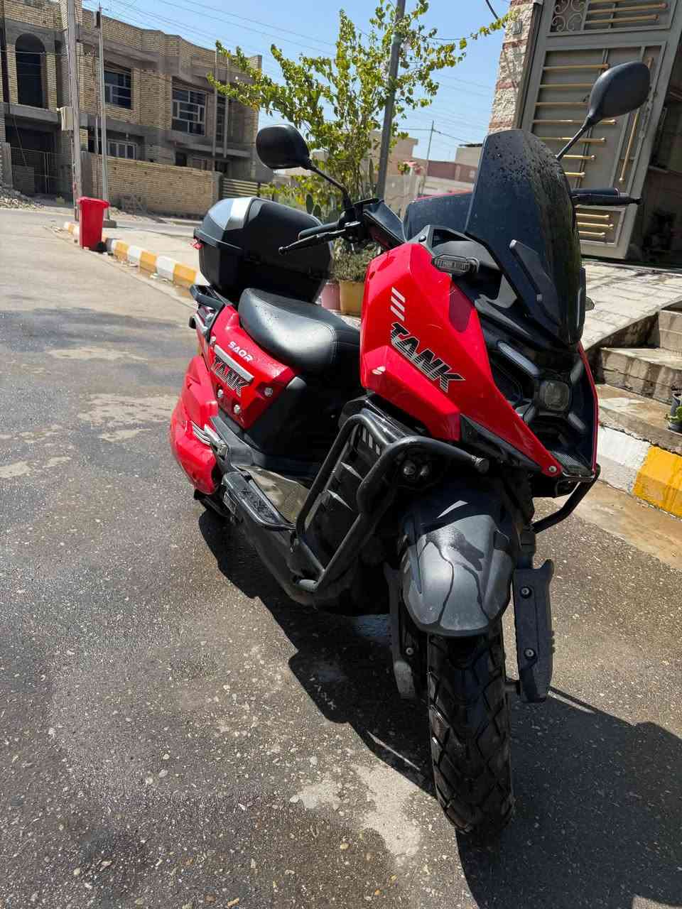 دراجة شحن للبيع
السعر تصل  ***********‬

نص مكتوب في الصور:
- مهند الربيعي
- ***********
