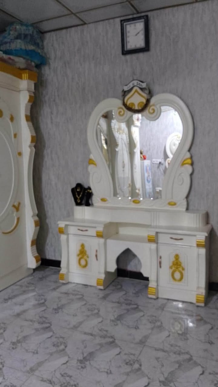 غرفه اخشاب • ٦ قطع • جديده