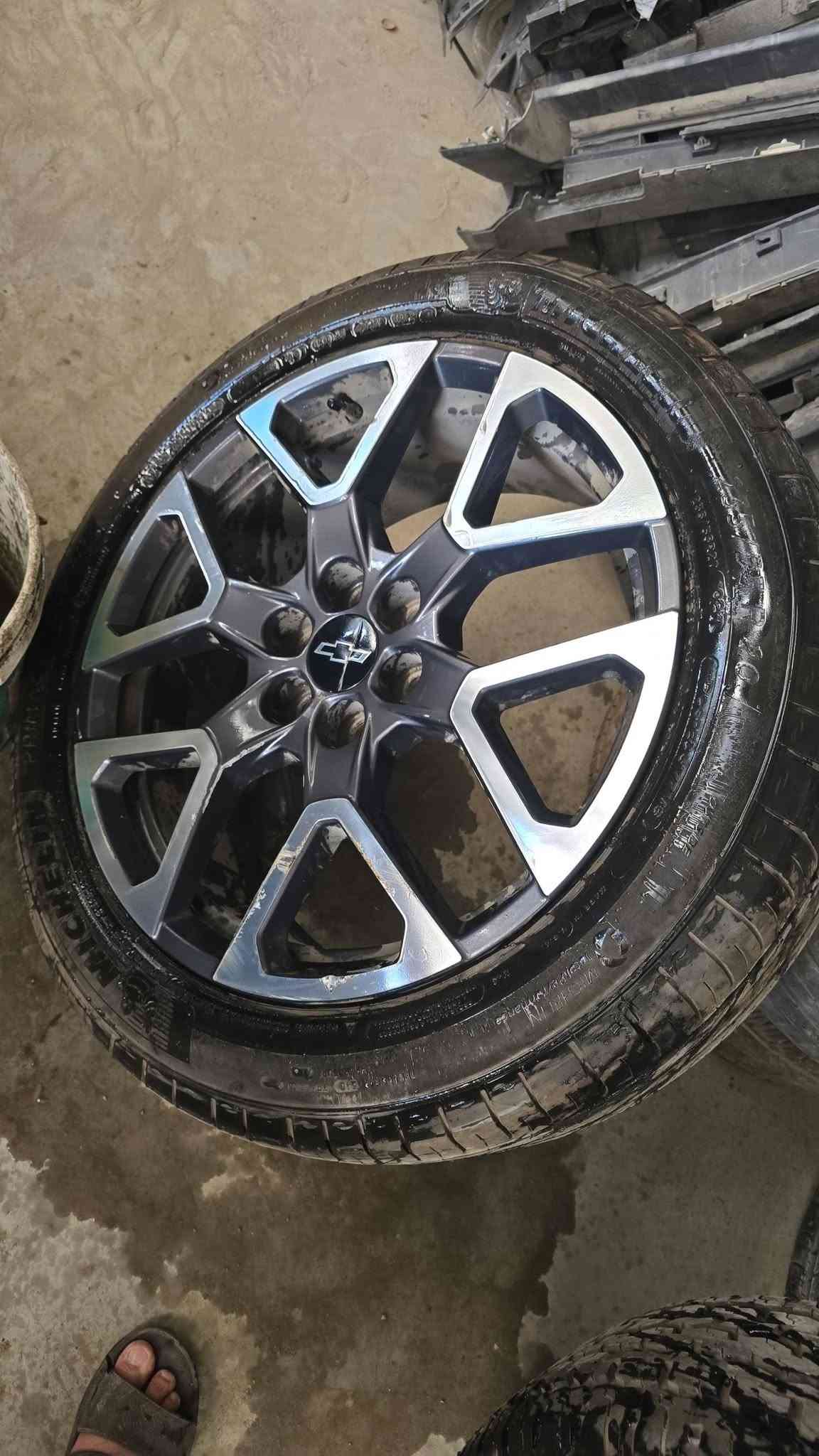 🚗🔥 وصلت الوجبة الجديدة من ويل كب السيارات الأمريكية!

يسر محلات المبارك لتجارة قطع غيار السيارات الأمريكية أن تعلن عن وصول ويل كب (Wheel Cap) للسيارات الأمريكية، وبموديلات متعددة:

🔹 شفروليه كوينكس 2018 – 2024
🔹 جي إم سي تيرين 2018 – 2024
🔹 جي إم سي أكاديا 2020 – 2023
🔹 شفروليه ترافرز 2018 – 2023
🔹 شفروليه تراكس 2024 – 2026
🔹 شفروليه ترايل بلايزر 2021 – 2026
🔹 شفروليه بلايزر 2019 – 2026

✨ ألوان وتصاميم مختلفة
📦 كميات محدودة — سارع بالحجز

📞 للحجز والاستفسار:
*********** – ***********

📍 فروعنا:
البصرة – التحسينية – محلات نادي الجنوب
البصرة – شط العرب – شارع المهندس

🇺🇸 محلات المبارك لتجارة قطع غيار السيارات الأمريكية
