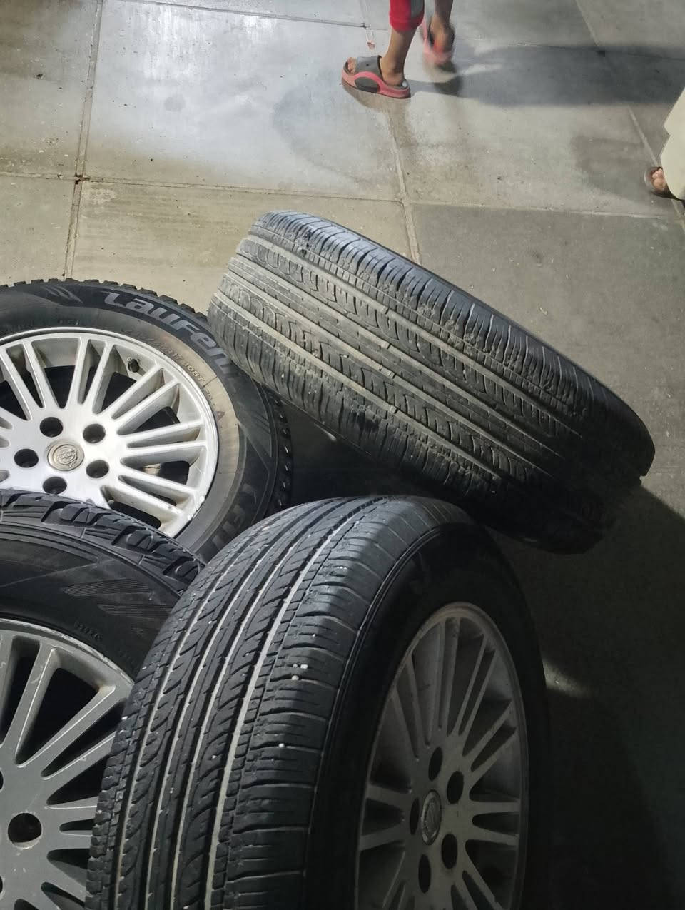لاالسلام عليكم تخم تاير حجم 17 مال اوبامه بيهن 2 جبلي نضافه 85 سعر 3 ورقات الاستفسار الاتصال ب رقم ***********
