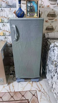 ثلاجه باب واحد تبريد وتجميد 07818683618 100سعر