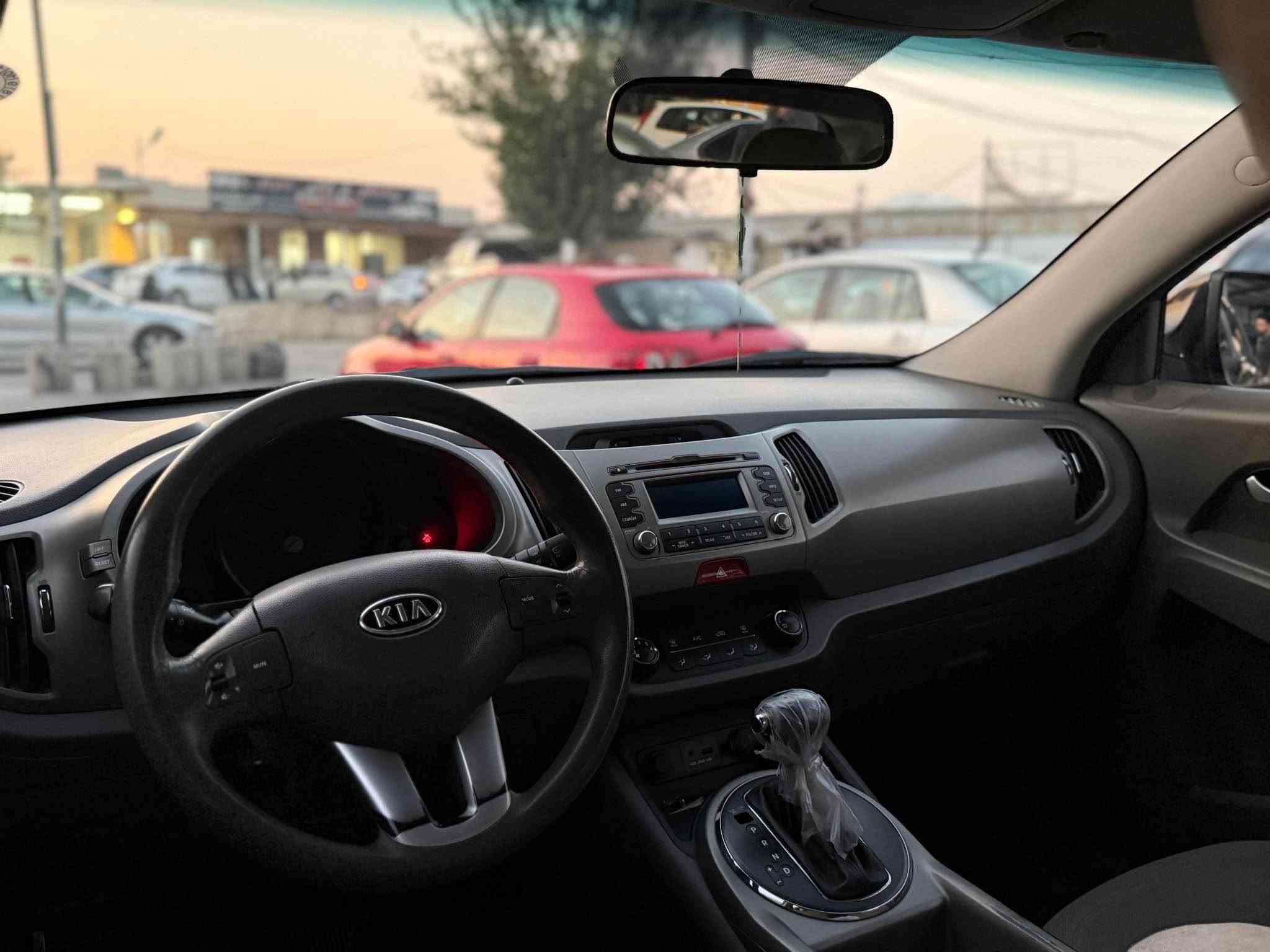 کیا سپۆڕتاج ٢٠١١
گێڕو مەکینەو تەبریت بەشەرت
بێ بۆیاخ بێ سارد بێ دەعم
مەکینەو گێڕی نەکراوەتەوە
مەکینە دووش مەرغوب خەلیجی 
٢٢٠ هەزار کیلۆمەتر ڕۆشتووە 
سەنەوی تازەیە 
١١٨$
*********** السليمانية, العراق

نص مكتوب في الصور:
- ***********