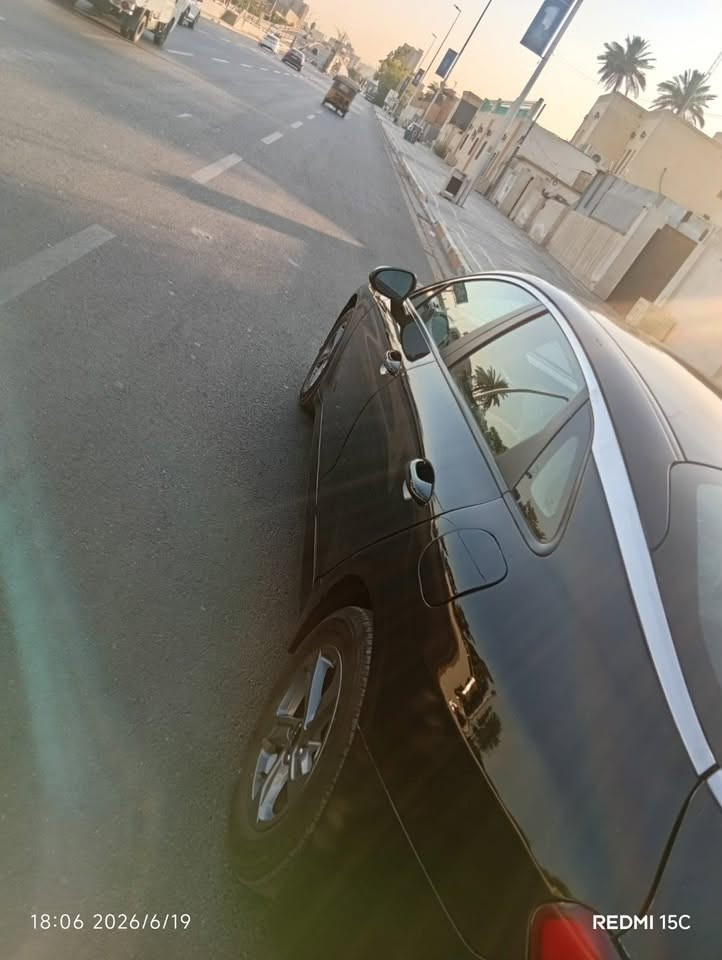 سلام عليكم
للبيع او مراوس حسب القناعه
k5مديل2023وارد امريكي 
حادثها بس بنيد او بلعراق بيها الجاملغ الخلفي رقم اربيل الدولي هزه او سنويه جدد سياره جديده او خير من الله ماشيه27مواصفات نص فول محرك1600تيربو
مكان السياره بغداد الكاظمية
السعر ١٢٧ وبيهه مجال بسيط
للاستفسار ***********
