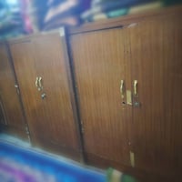 منضدة • مستعمل • نضيف