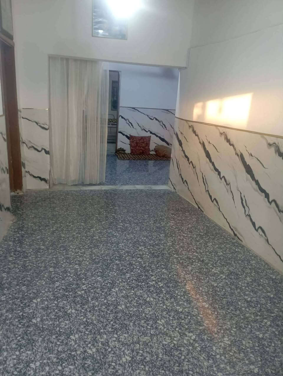 للبيع او المراوس
🏠 دار للبيع –شارع النيل القديم
📍 الموقع: النيل القديم – حي موسى الكاظم
📐 المساحة: ٢٣٣م
📜 طابو زراعي – سند ٢٥ – باسمي
🛏️ يحتوي على:
٣ غرف نوم
صالة
كليدور
مطبخ
صحيات
💰 السعر: ٤٥ مليون وقابل للتفاوض
📩 للاستفسار والتواصل: ***********
