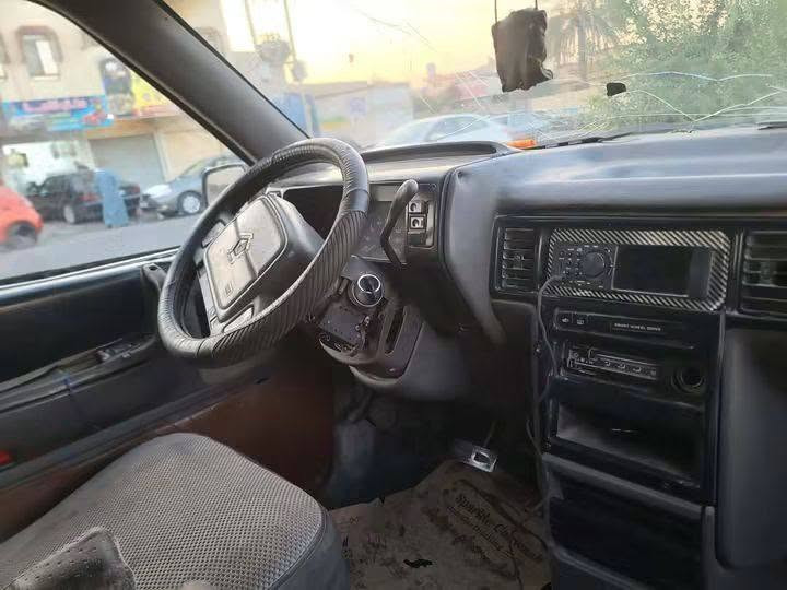 سياره للبيع مراوس موديل1993 قالوا محرك كورولا جيف السياره جاهزه توماتيك  *********** سعر 19 بيها مجال

نص مكتوب في الصور:
- مساهم صاعد حسوني حسوني ٢٤ د · ٠
- كلايز موديل 1993 محرك وكير كامري ابو الجف كير اوتوماتيك بشرط تبريد بس غاز شرط كهربائيات كلها شغاله سياره مال فقير سنويه