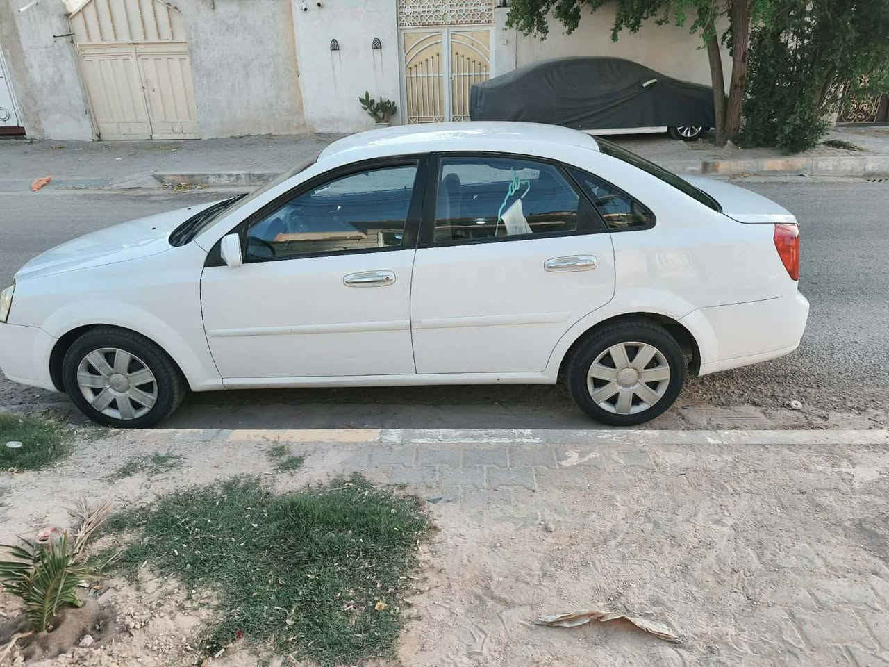 مرحبا اخواني عندي هاي السياره للبيع سياره ما متعوبه مال منتسب اكثر الاحيان السياره طابكه بلباب السياره تبريد تدفأه حداديه شواصي محرك كير كفاله كشر خارجي زلغه مابي للعلم تخم تاير بدلته جديد بيدي حته باتري جديد حطيت الهه  مداريهه السياره موديلهه 2011 وبيهه بلجاملغ ضربه بصيطه  وصلحتهه وجاهزه السياره اسف عل اطاله السياره بسمي وبلعافيه عل ياخذهه الرقم ***********  اخوان السياره سعرهه 73 ورقه بيهه مجال قليل لاتراسل ماسنجر محضور
