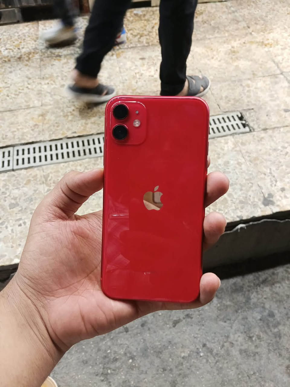 للبيع 📱 آيفون  (iPhone 11)
 السعة: 128 جيجابايت
 البطارية: 82% (أصلي وبحالة ممتازة)
 الحالة: نظيف جداً وخالي من الخدوش جهاز مكفول فقط شاشة مبدلة الاصلية 3خيارات السعر 225وبي مجال بسيط حك الجية ***********الاستفسار
