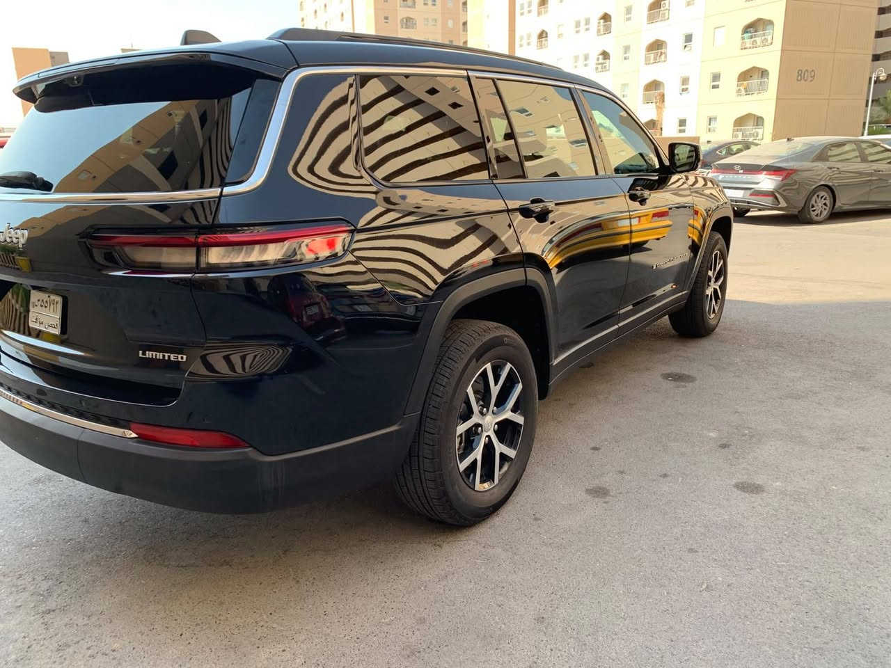 السلام عليكم جيب كراند شيروكي لمتد فول مواصفات ٧ كامرات بانوراما كشنات جلد تدفئه تبريد vlp  كامره اماميه حساس امامي خلفي اوتو بارك لسياره فول الفول فور ويل حادث جاملغ الايسر فقط حافت البنيد كولش قليل صبغ واقل ربع الباب السائق قطع بجم مقفل راديترات ودعاميه نفسهة بدون ضربه لسياره ماشيه ٧ الاف عله وضع الشركه ايرباك راجع سستم بلادي ولسياره اكفلهة من الشخوط والرصعه فحص موقت دخول جديد حره مكينه ٣٦٠٠ بانزين موديل ٢٠٢٥ صور الحادث مرفقه السعر ٢٨٥ موبايل *********** مكاني شقق بسمايه
