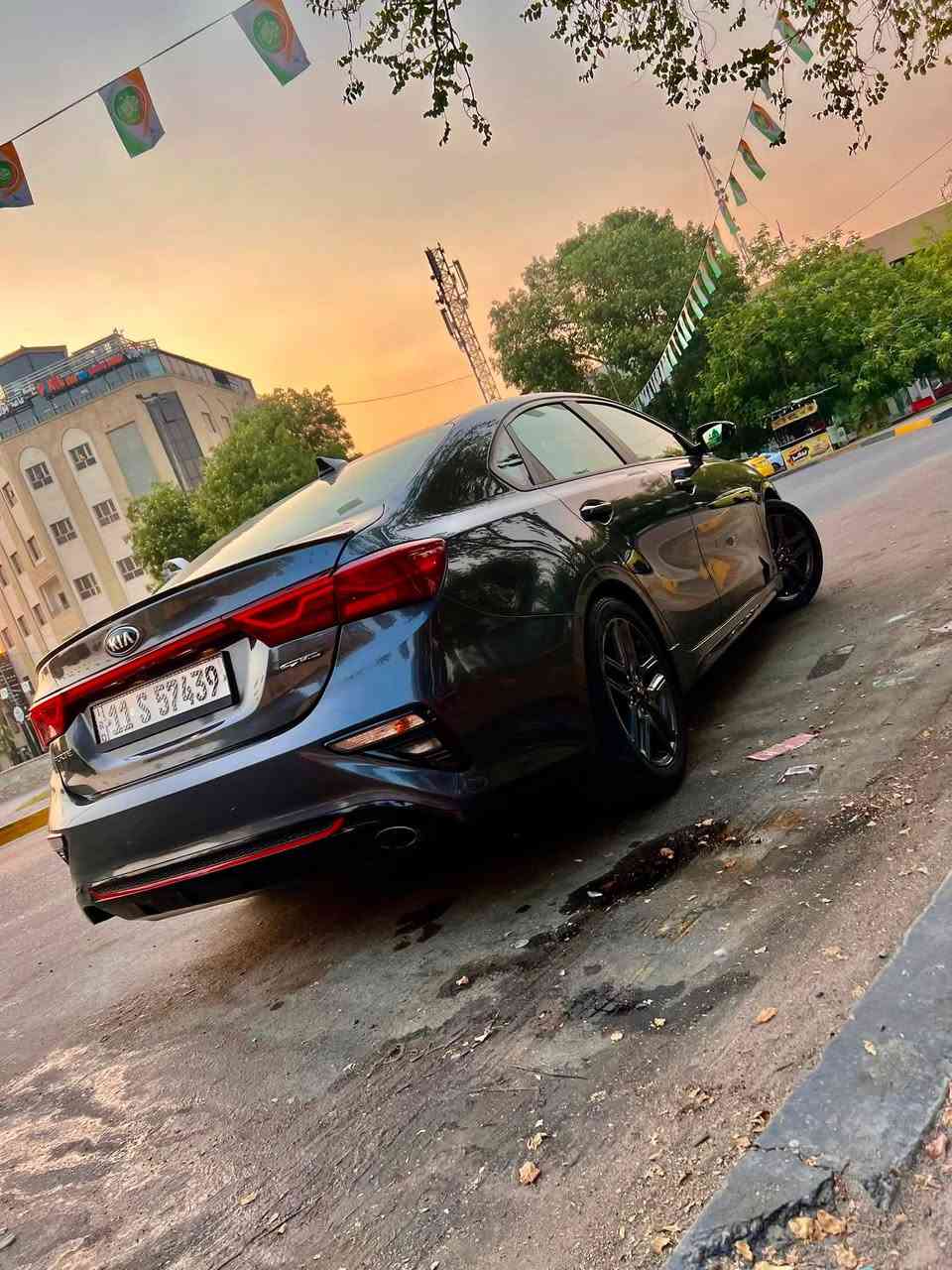 بسم الله الرحمن الرحيم
فورتي جيتي لاين Forte GT Line 2021
فول مواصفات 1/1 للاخير 

وارد امريكي حادثه جاملغ خلفي. قبغ الجنطه 
  
((بدون ايرباك))

هزة وسنوية وارقام كلهن جدد وبأسمي السيارة

محرك 2000 دوش 

ماشيه 49 الف 

بصمة + بصمة ابواب وصندوق فتح ذكي
تشغيل عن بعد 
فتحة سقف سلايت روف 
ستيرن سبورت D ومختوم Gt line 
كشنات حظن + مختمة Gt line
كشنات جلد + مخمل كنتاره البلاديات 
ستتم سماعات هارمان كاردون
كشن السائق كهرباء
فول تحكمات ستيرن
رادار امامي +رادرات جانبية وخلفيه
تحديد مسار + نقاط عمياء 
توقف ذاتي عند الاقتراب
شاشة كبيرة كار بلي 
كاميرا خلفية دوارة
ويل كب سبورت البلادي مال Gt line 
‏LED داخل اللايت بلادي
لدات داخليه
اشاير بالمري
مود درايف ( نورمال - سبورت - سمارت )

مسويلهة ادامه كامله قبل اسبوعين فيت بم وفلاتر بانزين ودهن وحساسات وجويتر وكلشي بلمحرك مفحوص وجديد بطاريه جديده وحجر صالنصه موجود لا مشتغل جيك محرك ولا اي عطل

الســعـر ((139))ويبها مجال بسيط للشراي

صور الحادث ورقم الشاصي بلصور وكلشي كاتب وكلشي واضح
عنوان الاعظميه شارع الضباط

اتصال فقط. (( *********** ))
