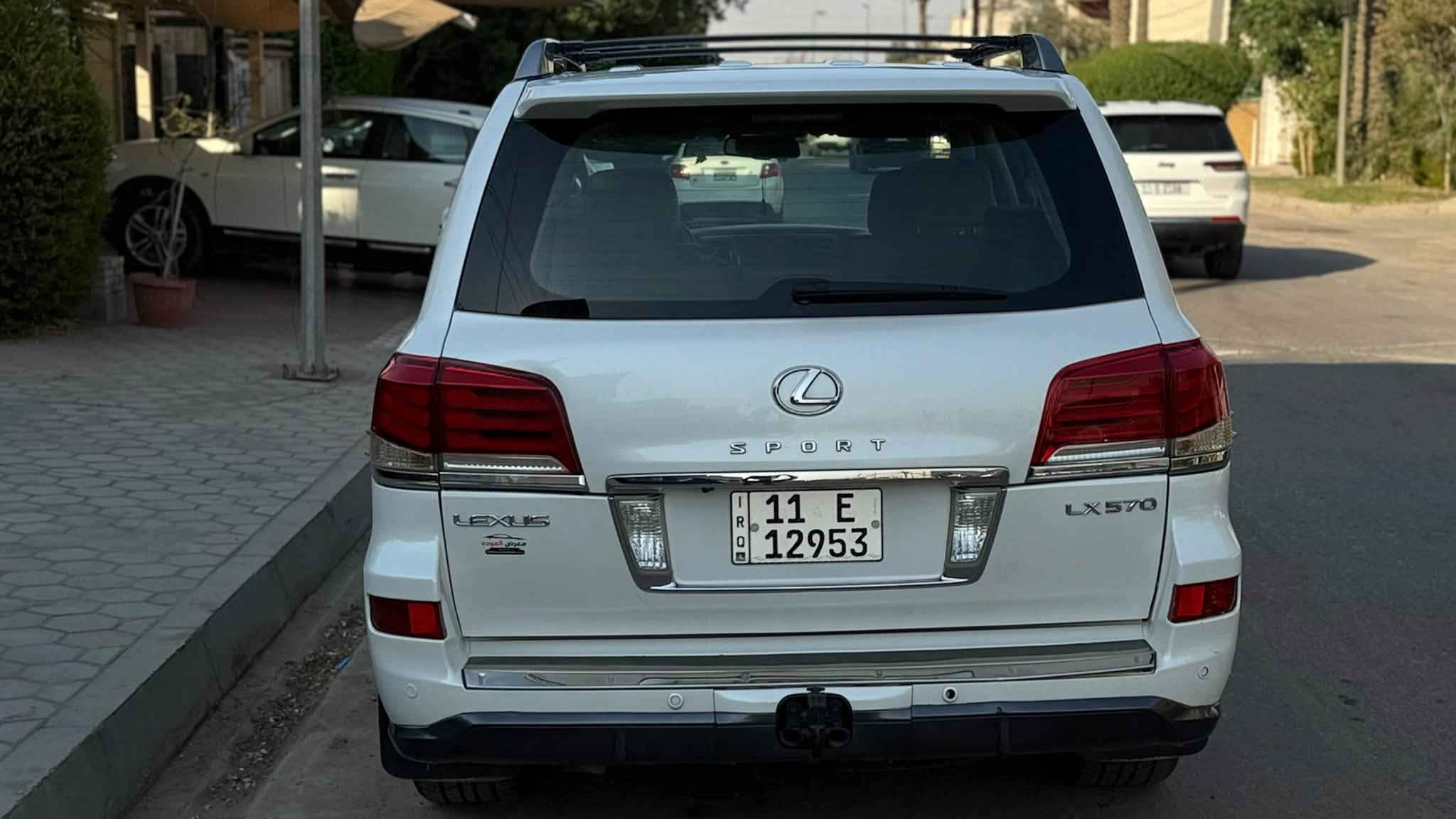 لكزس • ٢٠١١ • مكفوله