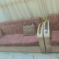 جلسة عربية • ميز تلفزيون • جرباية طفل