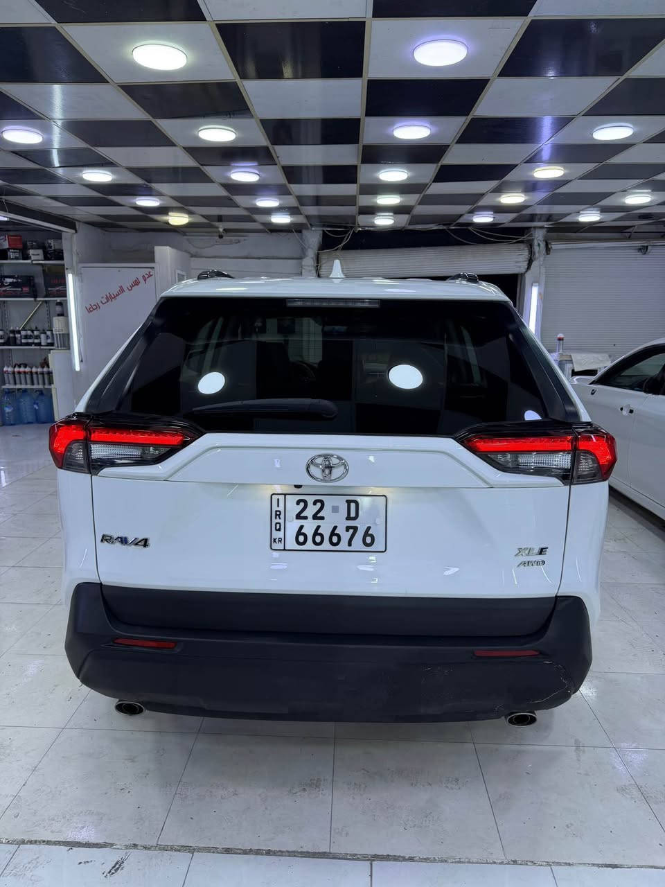سيارة راف فور 2019 
مواصفات XLE 
AWD دبل اكسل اوتو
حساسات خلفية وأمامية وجانبية 
مرايات كهرباء 
بصمة 
سلايت 
6 وضعيات قيادة 
نقطة عمياء 
رادار امامي 
رادار جانبي 
رقم وسنوية جديد لسنة 2032 
رقم سيارة مميز 
سيارة عنده بطاقة بنزين 
ايرباك السيارة مسوي سستم كامل وشغال مو مقاومة 
حادث موضح بالصورة فقط دعامية امامية ابيض فقط مبدل بلادي باب سايق بي تعديل خط شبر واحد مبين بالصورة بقية السيارة مكفول 
داخل سيارة بيجي 
السيارة مكفول من كلشي باقي ع بلاد 
السعر 212 ورقة وبي مجال 
مكان السيارة كركوك 
شراي يتصل *********** 
*********** كركوك, العراق

نص مكتوب في الصور:
- copart.com
- VIEW ALL
- Copart
- Lot # 42412640
- More Infor...
- About this TOYOTA RAV4 XLE
- This WHITE 2019 TOYOTA RAV4 XLE is part of our AUTOMOBILE vehicles. Join the auto auction to bid on this TOYOTA RAV4 XLE, which has a PA - CERTIFICATE OF SALVAGE. Please note, the following damage may be present on the vehicle: FRONT ENDand , which can be viewed more closely by examining the photos included on this page.