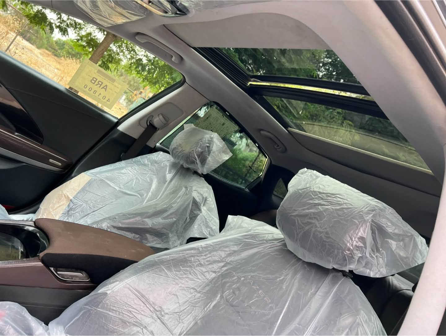 Hyundai Azera
موديل 2011 خليجي 
للبيع فقط بدون مراوس بدون اقساط 
محرك (6 سلندر ) مفتوح شرط لا صرف ولا بخار 
رقم اربيل دولي هزه سنويه جديد لل 2031 

مواصفات سياره
ويل كروم مرايات شفط بانوراما وترحيب ليد امامي حساس خلفي امامي بلاد تحكم ستيرن طرفين كوشنات جلد و كهربائي و هيتر  بلاد داخل لونين بلاد مسجل bluetooth + USB + Aux.. برده خلفيه كهرباء بلاد وبيبان خلفيه برده وكومه مواصفات بعد معروفه...
سياره صدر أمامي خلفي جديد كهربائيات كل شغال تبريد شغال تخم تايرات جديد 

صبغ :. نص باب سائق بدون دواخل شرط 
سعر...(92$) وبي مجال لطيبين 

رقم هاتف:.( *********** )
رقم هاتف:.( *********** )
عنوان:.كركوك 📍
