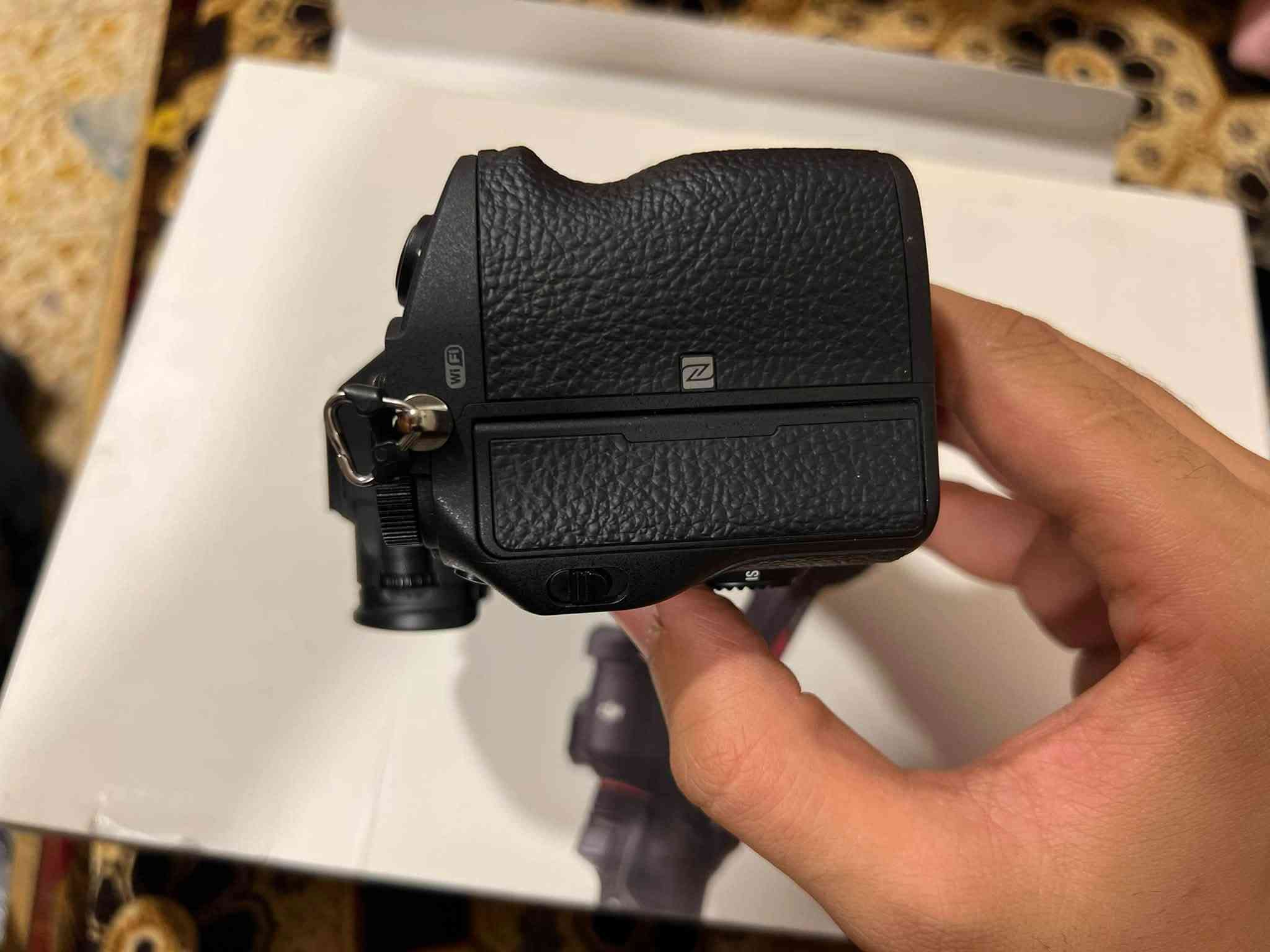 سوني a7iii /sony 
شتر 6k 
نظافة 98% 
كامرة جديدة بمعنى الكلمة 
مكاني النجف الأشرف واكدر اجيبه البغداد 
***********
