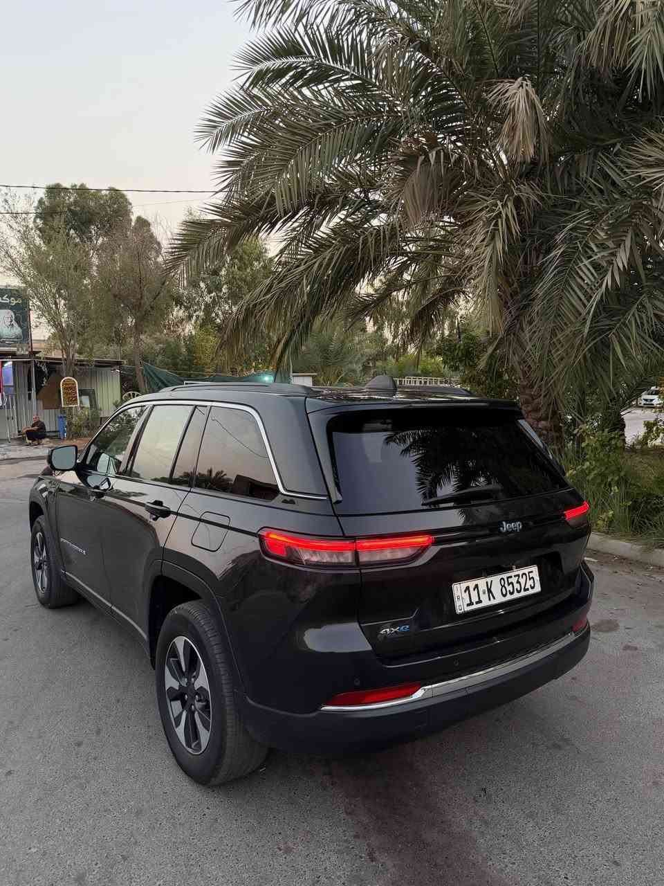 � للبيع | Jeep Grand Cherokee 4xe Hybrid 2024
🚘 اللون: رصاصي غامق وارد أمريكي سعر مناسب جداً
📸 صور الحادث مرفقة بالمنشور + السونار ⚡️المواصفات:
• مكينه 2.0 توربو + Hybrid Plug-in
•ماشيه 57 الف كيلو 
• شحن منزلي 🔋تمشي تقريبًا 50 كم ع كهرباء
• دفع رباعي 4×4
• فول مواصفات 1/1
• 5 راكب
• رادار 360°
• تحديد مسار
• حساسات خلفية
• 5 أنظمة قيادة
• بانوراما
• كير ماوس
• بصمة + هاند بريك كهربائي
• مقاعد جلد + تدفئة
• شفتات ستيرن + ستيرن تدفئه
• إضاءة LED
• رقم بغداد الجديد 
💰السعر : 220 $$ 🤝 بيه مجال بسيط وماكو هيج سعر 
مكاني بغداد القاهره *********** بغداد, العراق
