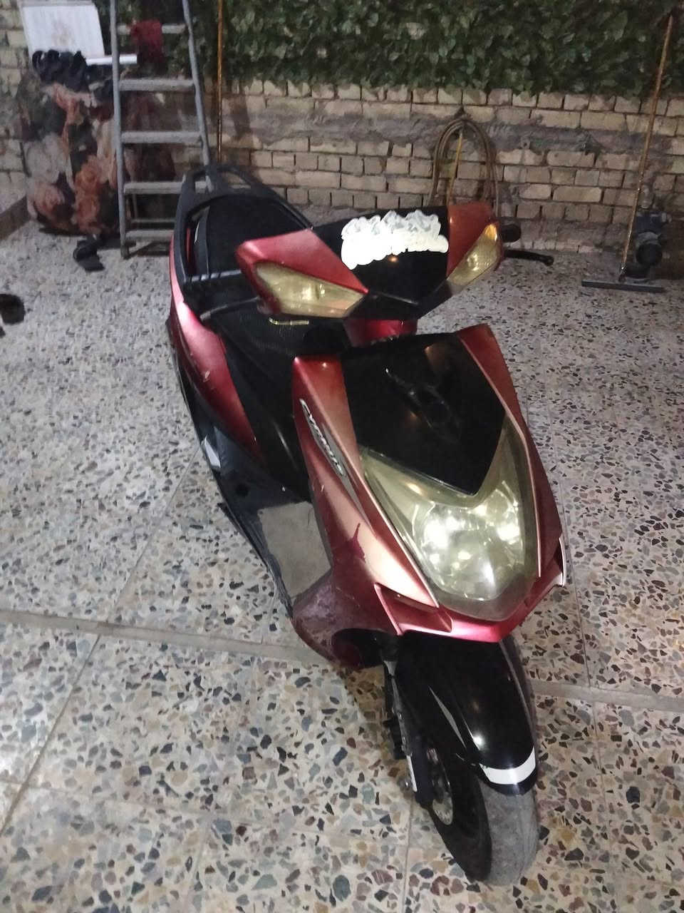 سلام عليكم دراجه سكنس شمعه دراجه شلعه ومعدل تشك الكاع لايت عالي ناصي بك لايت شغال بس الاشاير رايدلهن كتف سعر الدراجه 600 وبيهه مجال حك الجيه للاستفسار *********** مكان الدراجه بغداد الزعفرانيه قرب سده الوليد
