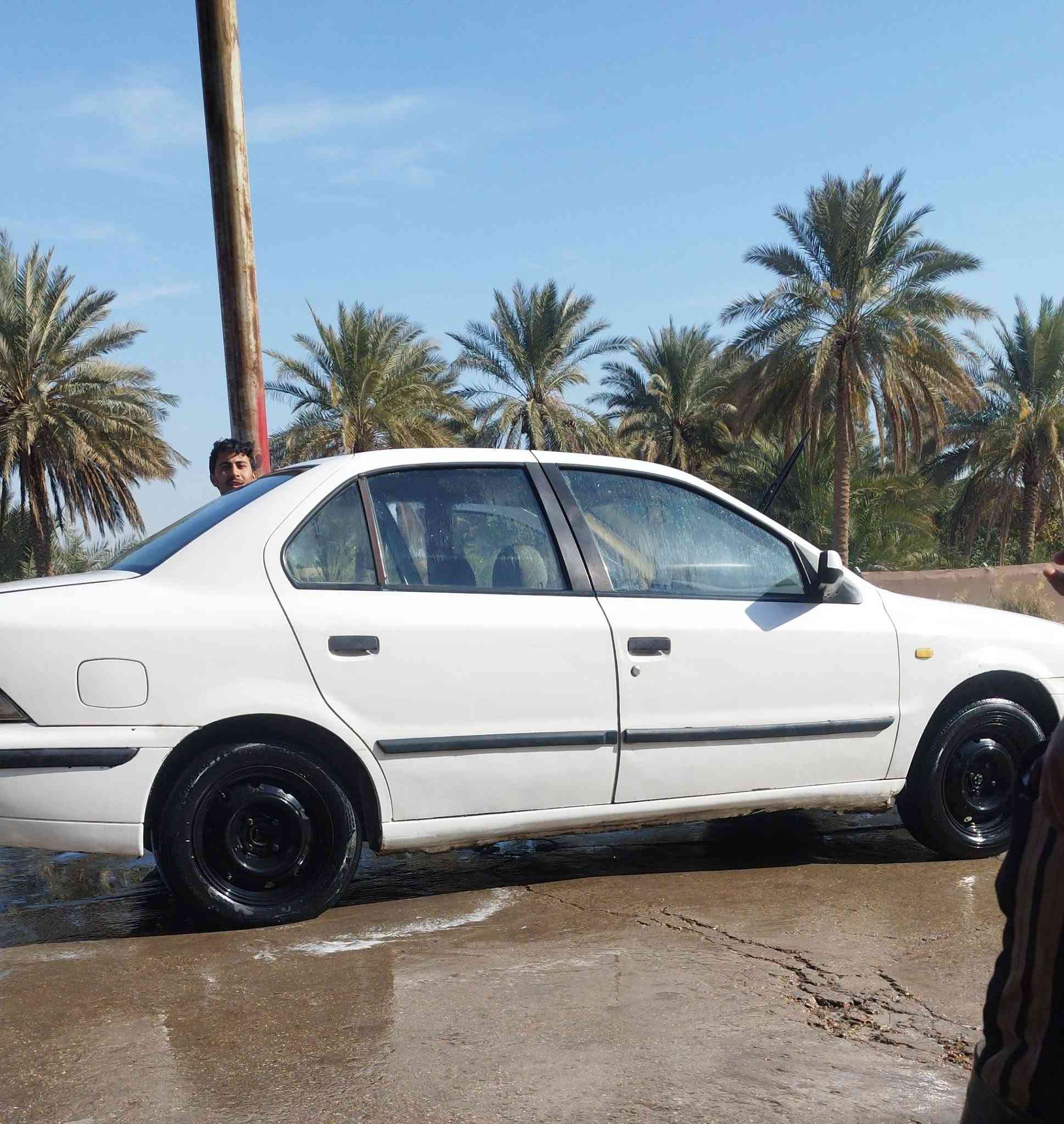 سلام عليكم للبيع سمند 11 شركه باسمي هزه ورقم كربلاء جديد تريد تحويل وكاله حاضر حداديه ايساكو كير فرنسي مكينه جديده مكفوله منظومة بانزين ومنظومة مي جديده السياره على ايدي مو تلزك  ماكو اي خياسات لا داخل ولاخارج تبريد شغال منظومه جديده من الفريز للكمبريسر سنتر لوك شغال كهربائيات كله شغاله من الدعاميه للدعاميه دوشمه جديده تخم تاير جديد السياره متعوب عليها بيه رشه بالباب الورى *********** السعر 42 وبيه مجال وكلشي اكو بالسوك والياخذ من جناي يرتاح والرزاق حي
