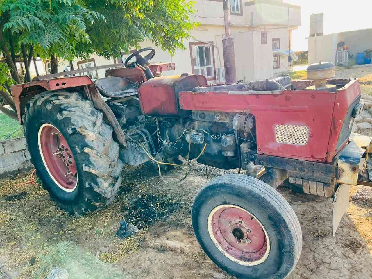 تنكتر عنتر للبيع
محرك كير اكسل شرط 
محرك لا صرف ولا بخار 
تايرات جدام جدد تايرات خلفيات جوه النص عمر 
باور سلف كهربائيات شغاله 
السعر 2500 وبيها مجال 
العنوان كركوك الحويجه 
اتصل على الرقم***********
#مكلف_بالنشر
